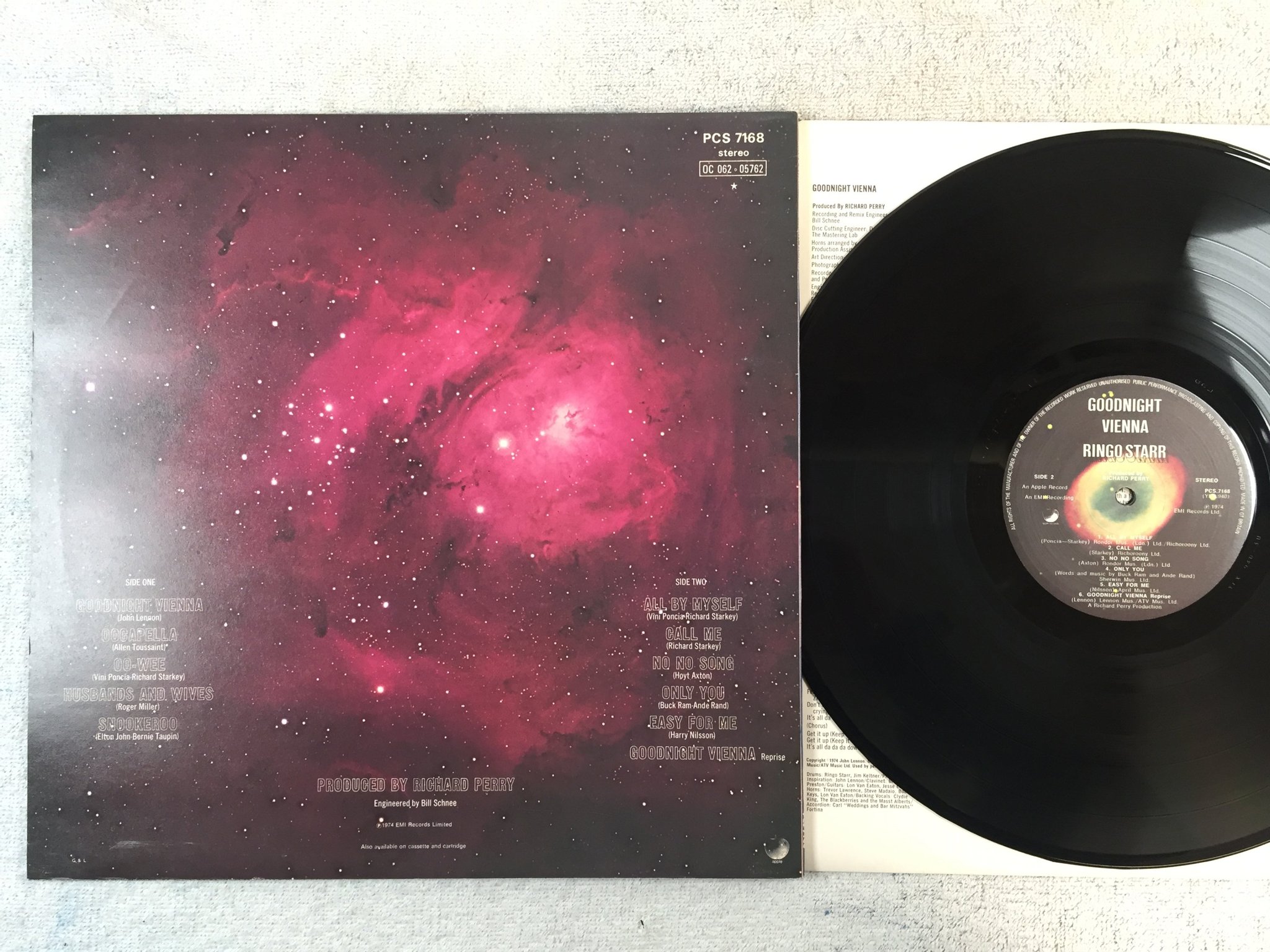 Omslagsbild för skivan RINGO STARR goodnight Vienna LP -74 UK APPLE PCS 7168