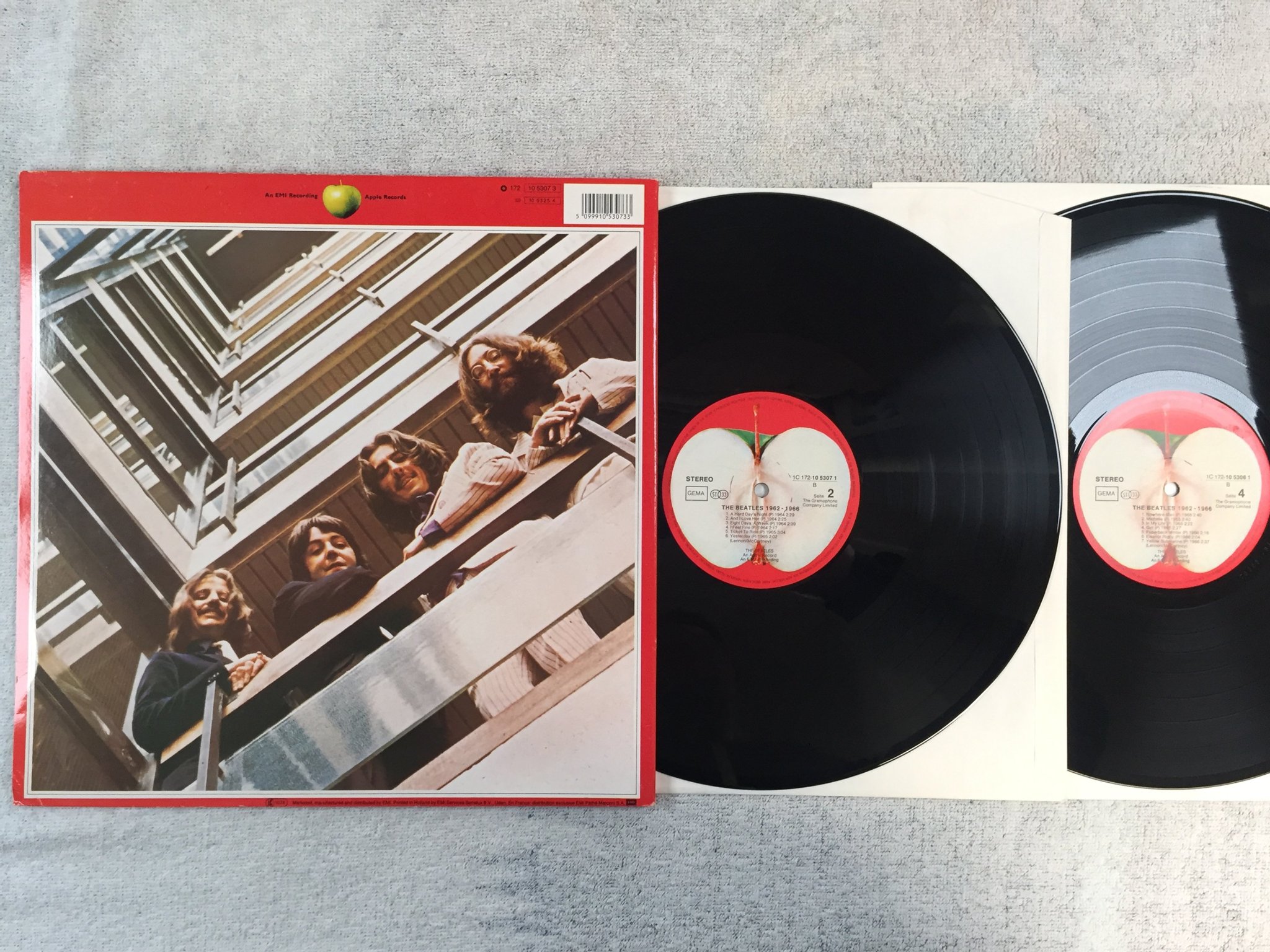 Omslagsbild för skivan THE BEATLES 1962-1966 2xLP Ger APPLE 1C 172-1053081