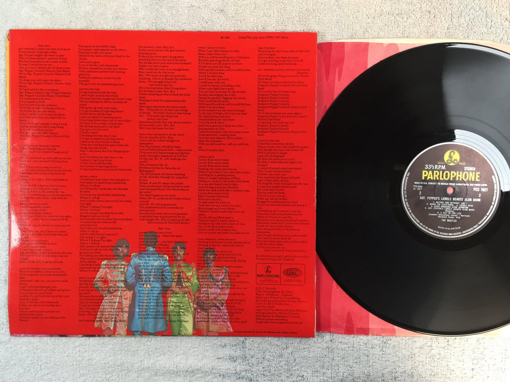 Omslagsbild för skivan THE BEATLES Sgt Peppers lonely... LP -67 UK PARLOPHONE PCS 7027