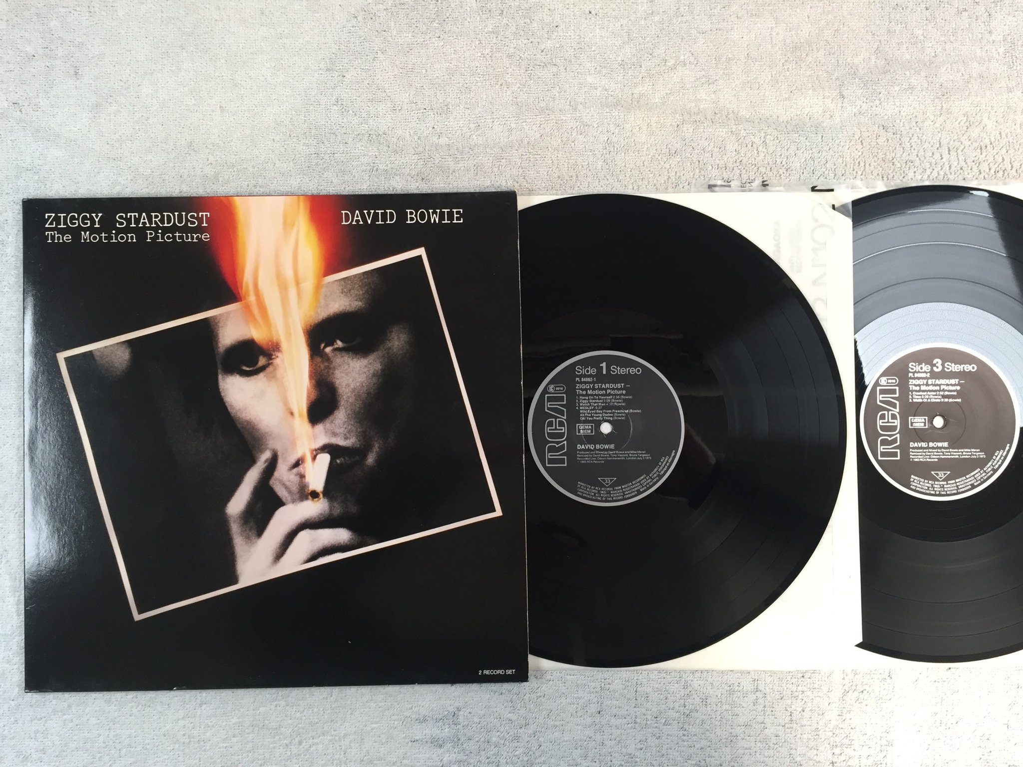 Omslagsbild för skivan DAVID BOWIE Ziggy Stardust / the motion picture 2xLP -83 RCA PL 84862-1