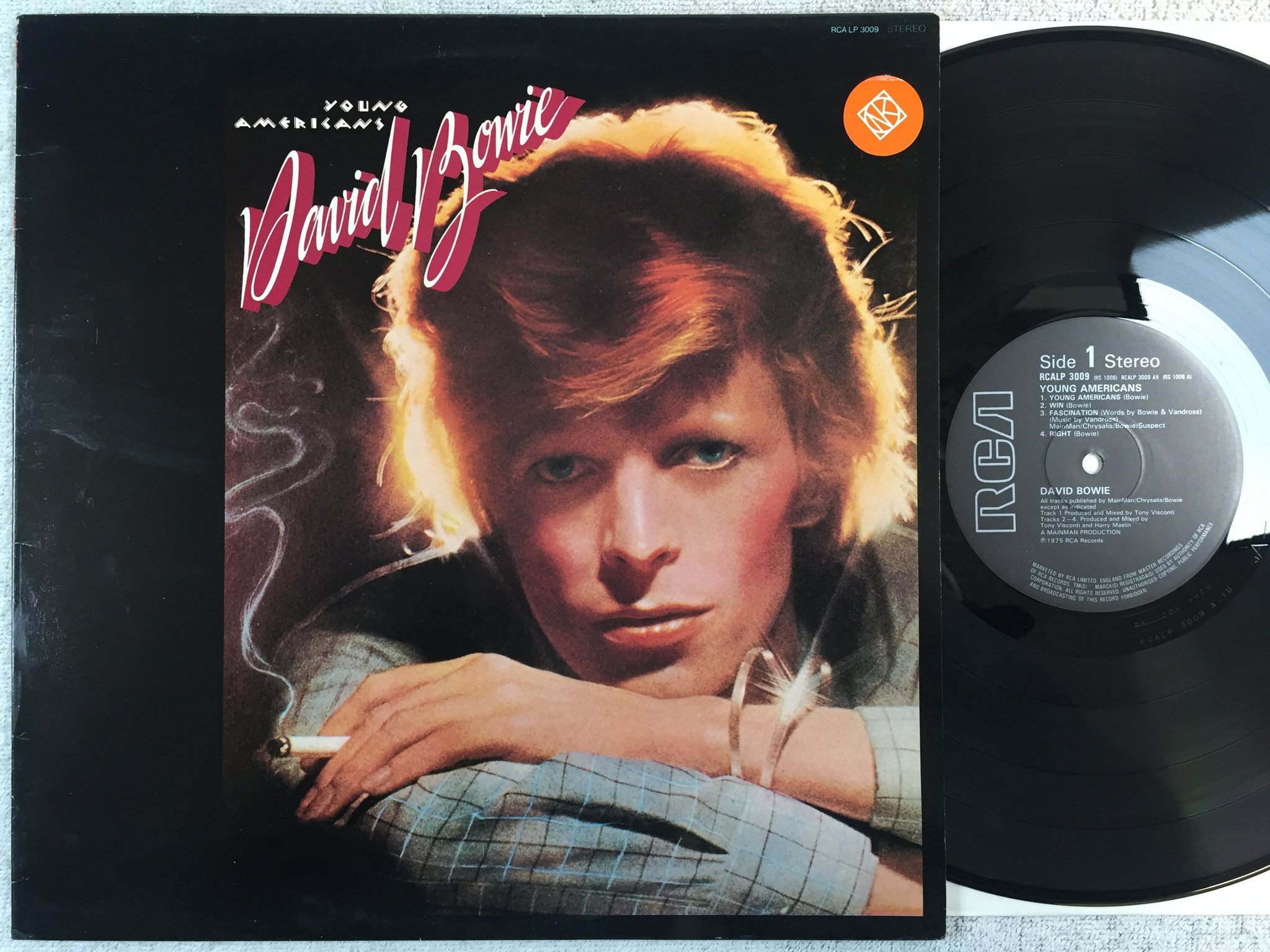 Omslagsbild för skivan DAVID BOWIE young americans LP UK RCA RCALP 3009 