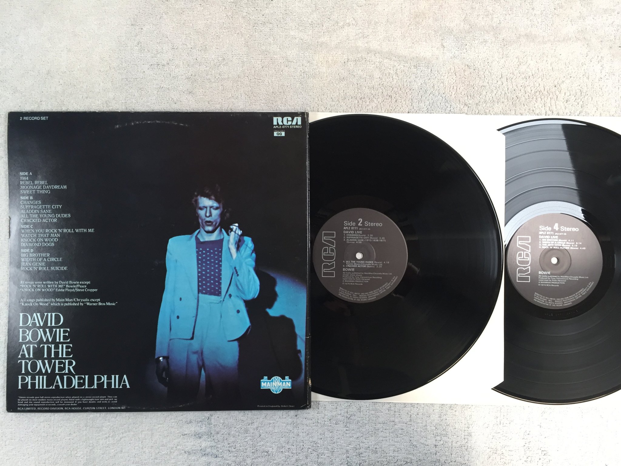 Omslagsbild för skivan DAVID BOWIE live 2xLP UK RCA APL2 0771