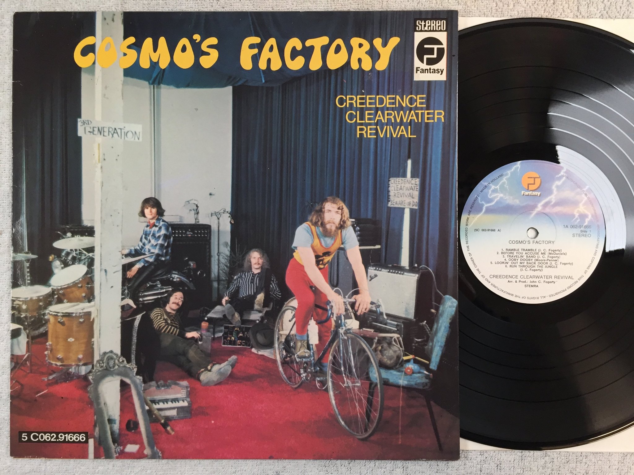 Omslagsbild för skivan CREEDENCE CLEARWATER REVIVAL cosmo's factory LP re FANTASY 5A 062-91666