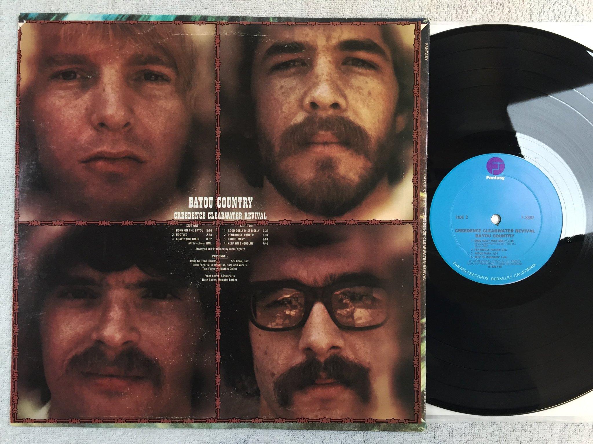 Omslagsbild för skivan CREEDENCE CLEARWATER REVIVAL bayou country LP US FANTASY F-8387