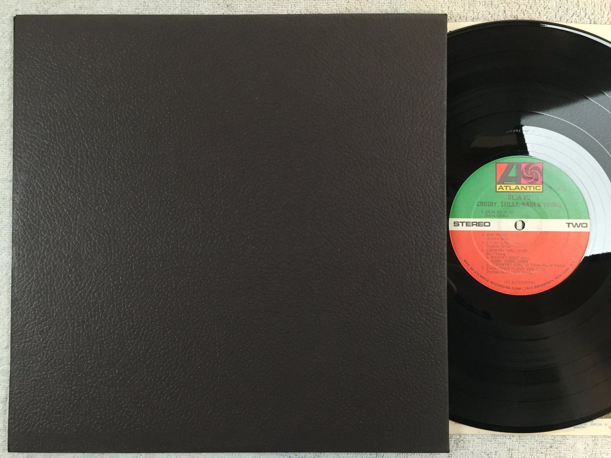 Omslagsbild för skivan CROSBY STILLS NASH & YOUNG Déjà Vu LP -70 US ATLANTIC SD 7200