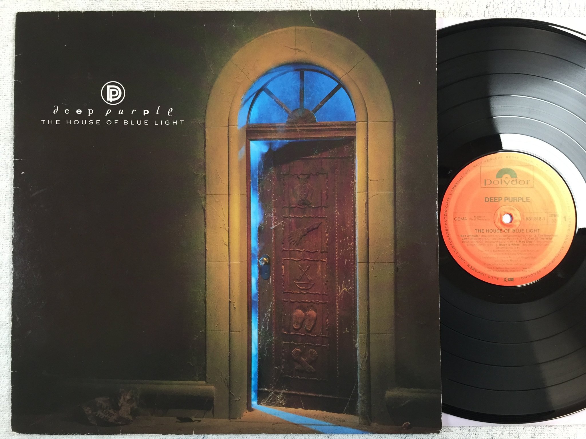 Omslagsbild för skivan DEEP PURPLE the house of blue light LP -87 Ger POLYDOR 831318-1