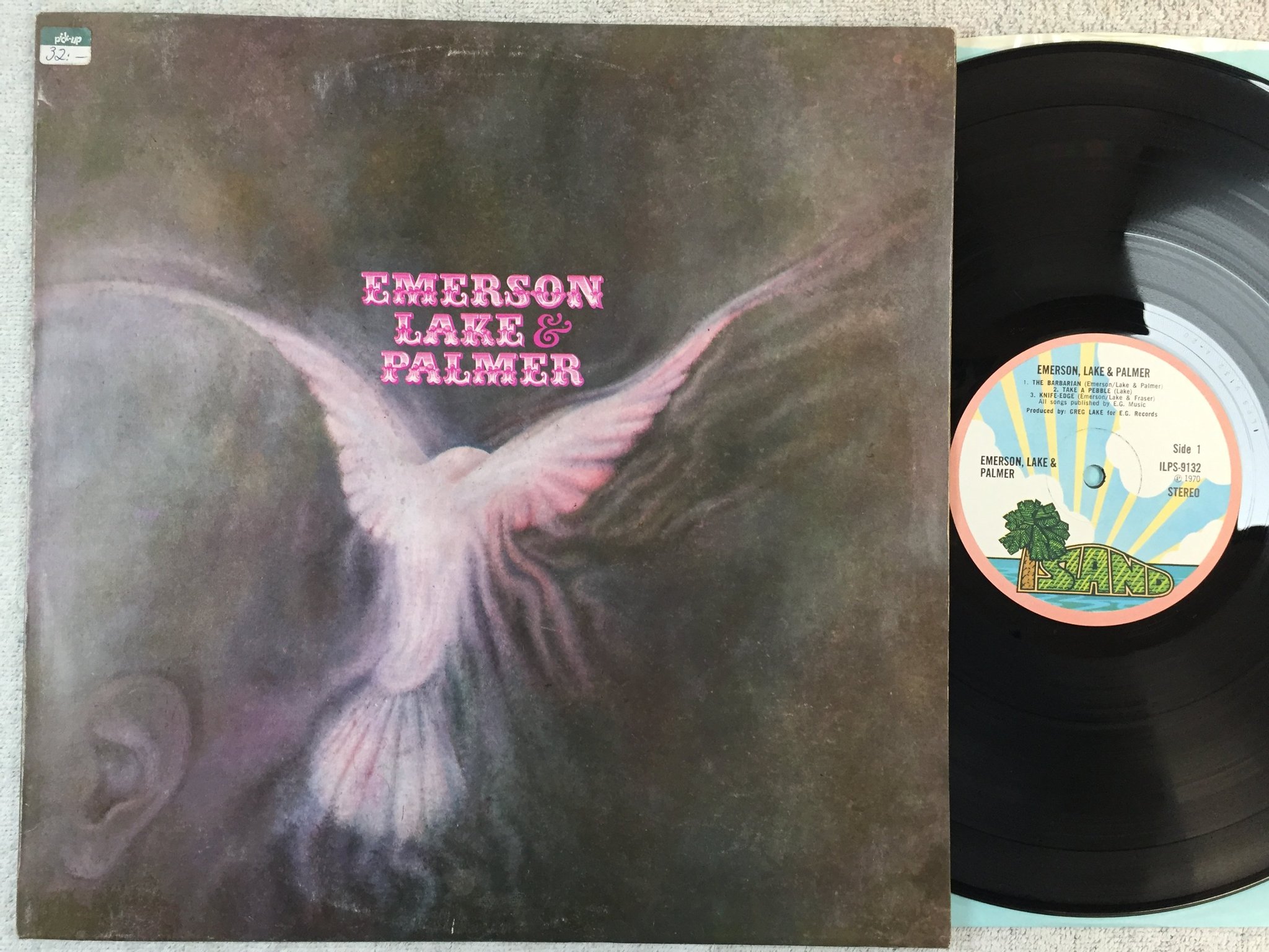Omslagsbild för skivan EMERSON LAKE & PALMER s/t LP -70 UK pink rim ISLAND ILPS-9132
