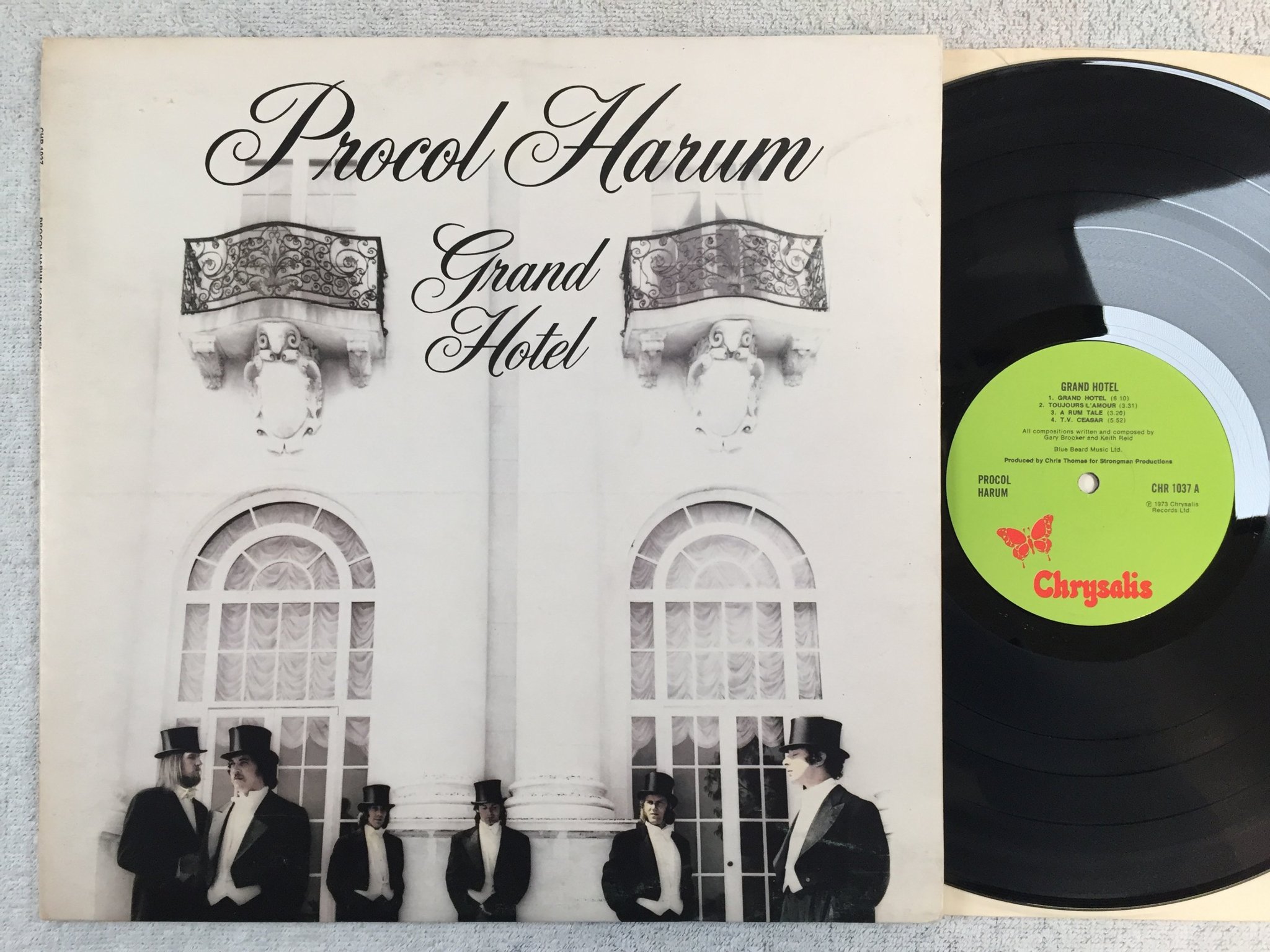 Omslagsbild för skivan PROCOL HARUM grand hotel LP -73 UK CHRYSALIS CHR 1037
