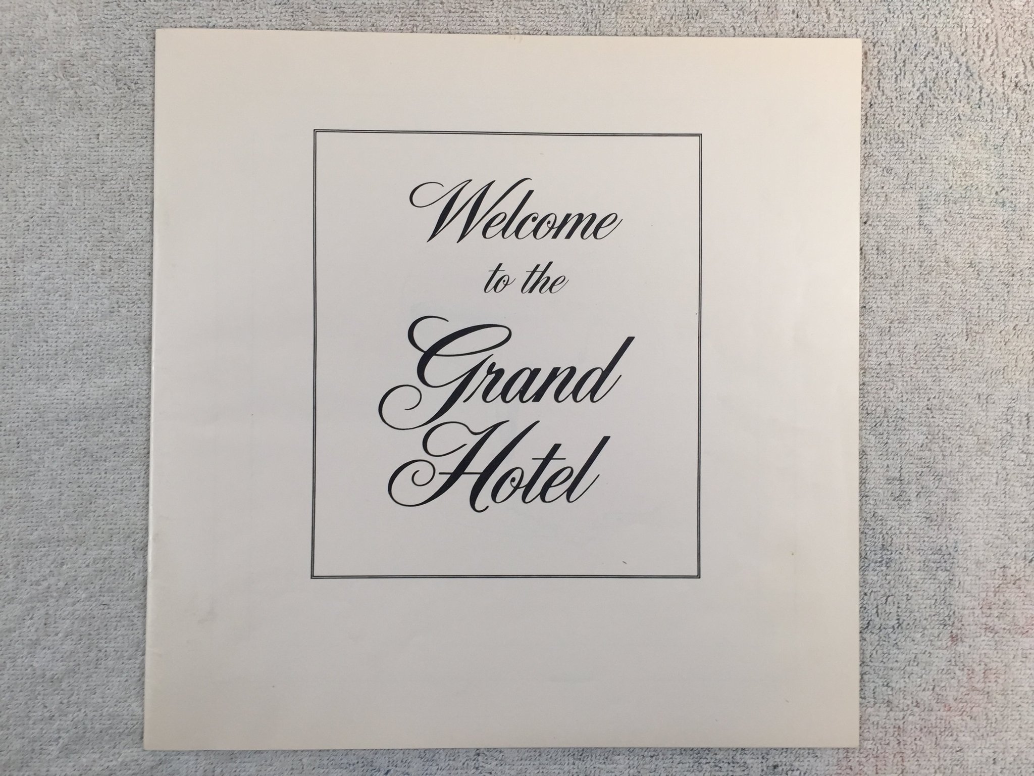 Omslagsbild för skivan PROCOL HARUM grand hotel LP -73 UK CHRYSALIS CHR 1037