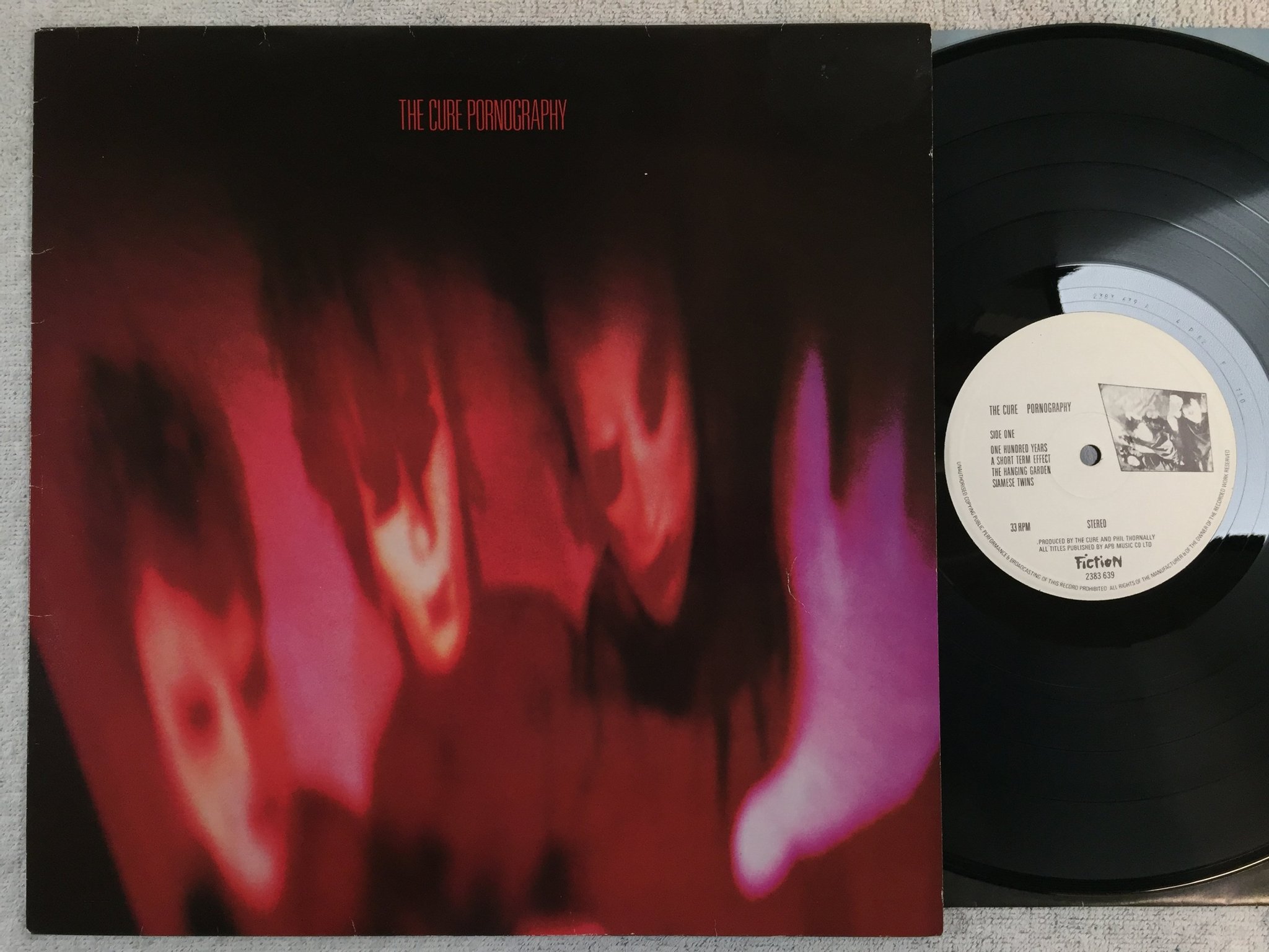 Omslagsbild för skivan THE CURE pornography LP -82 FICTION 2383639