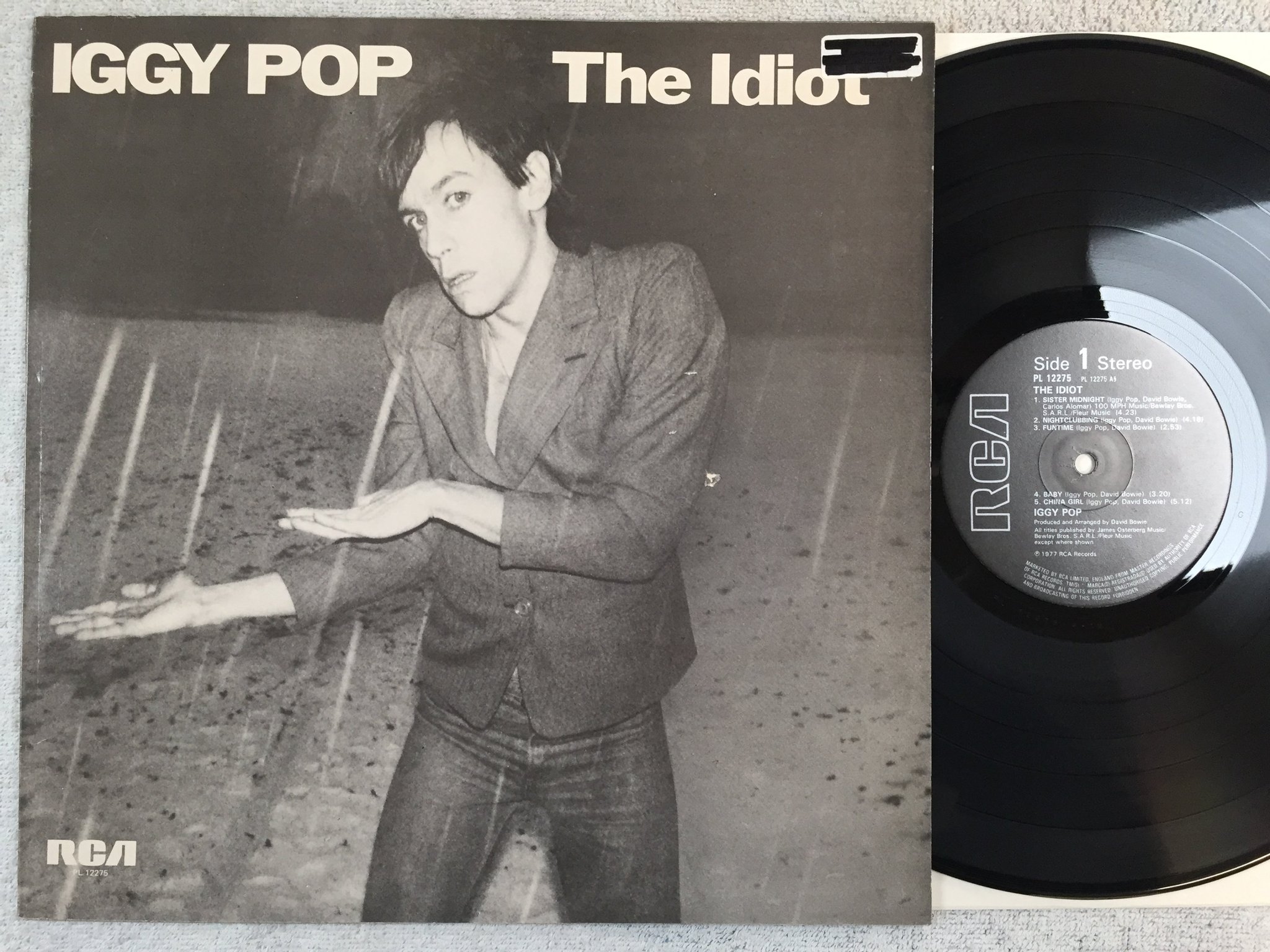 Omslagsbild för skivan IGGY POP the idiot LP UK RCA PL 12275