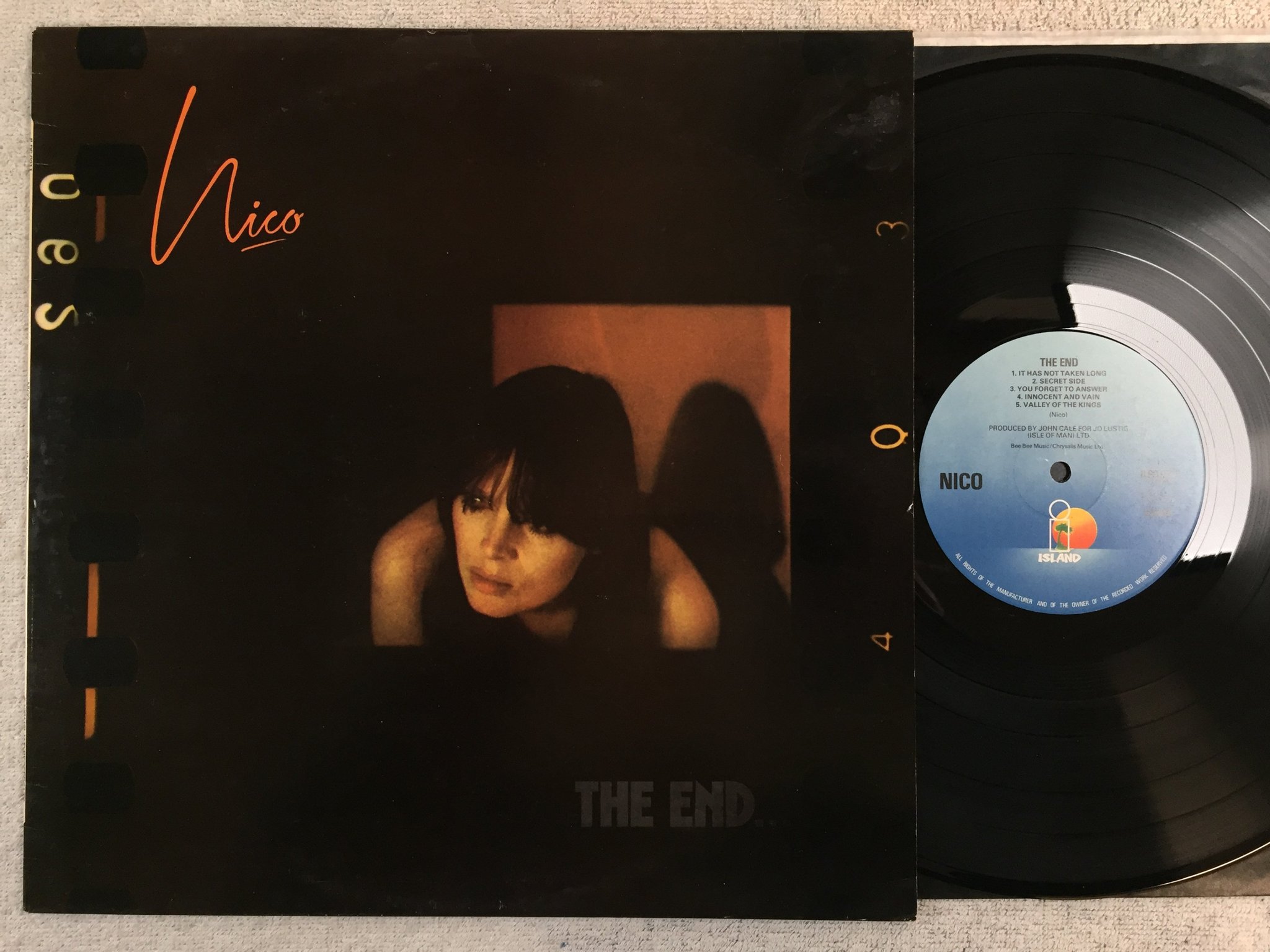 Omslagsbild för skivan NICO the end LP -74 UK ISLAND ILPS 9311 