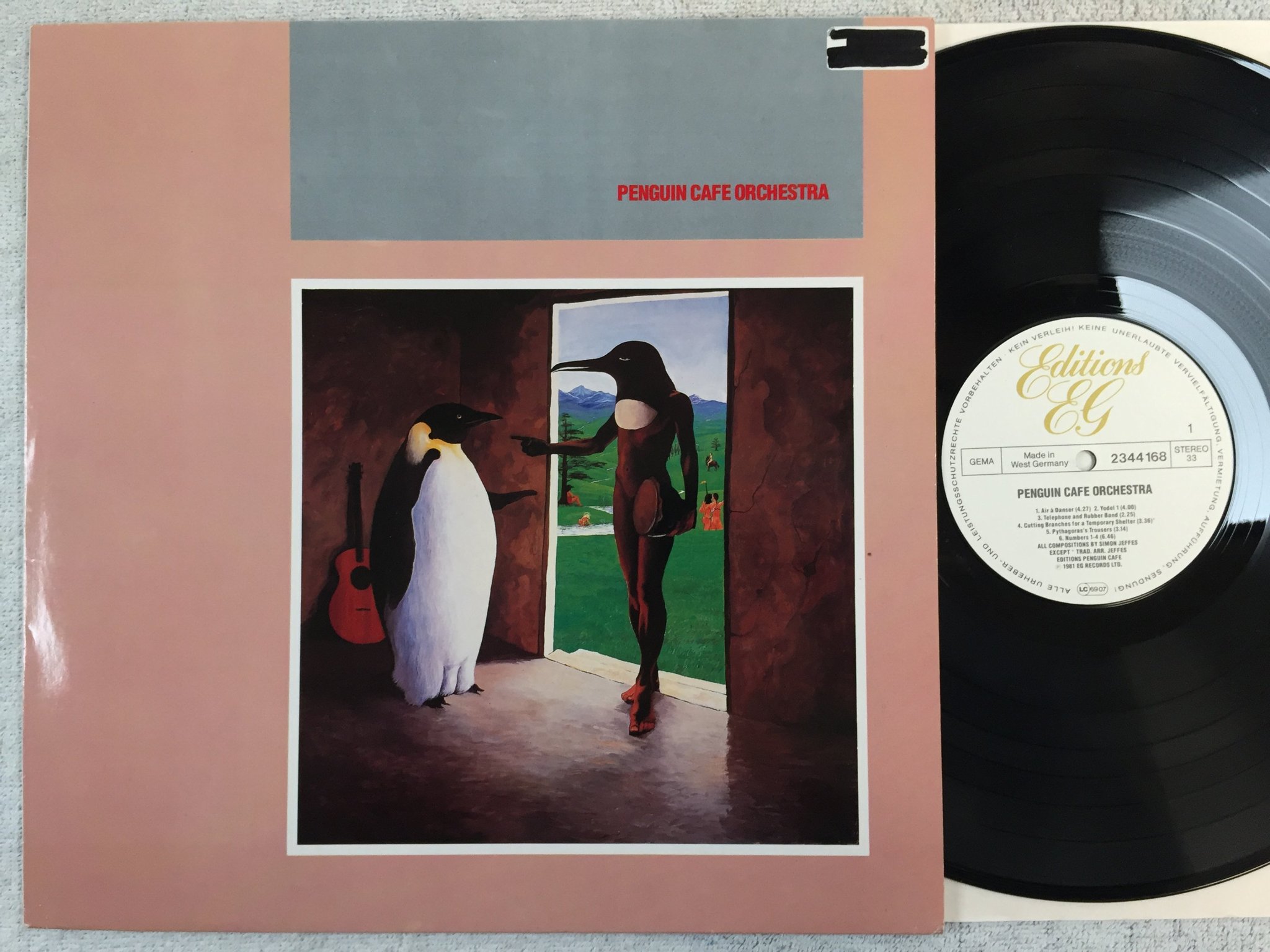 Omslagsbild för skivan PENGUIN CAFE ORCHESTRA s/t LP -81 Ger EDITIONS EG 2344168