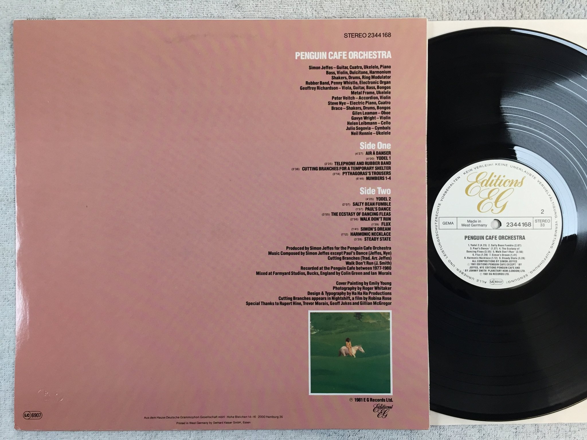Omslagsbild för skivan PENGUIN CAFE ORCHESTRA s/t LP -81 Ger EDITIONS EG 2344168