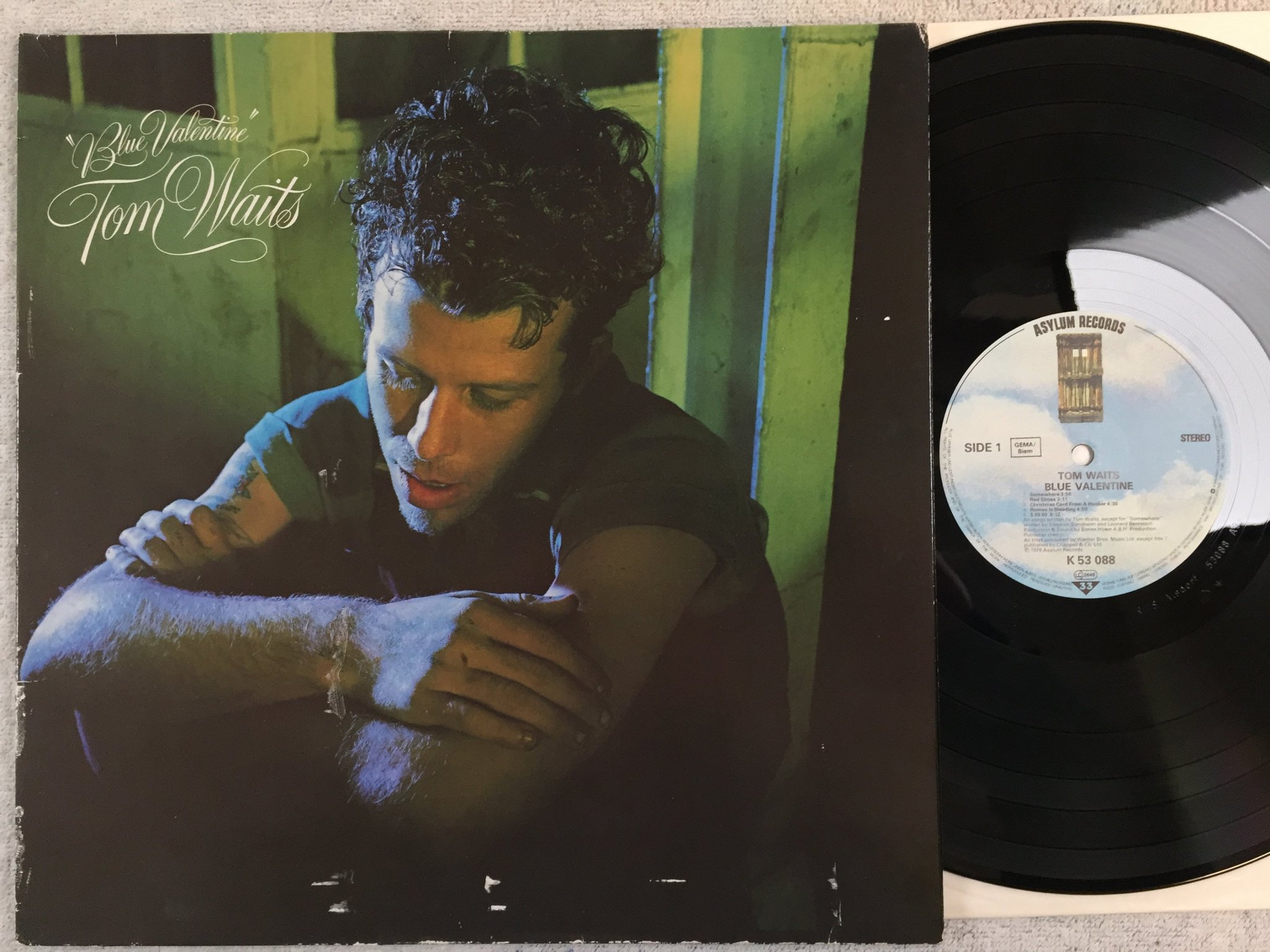 Omslagsbild för skivan TOM WAITS blue valentine LP -78 ASYLUM K 53088