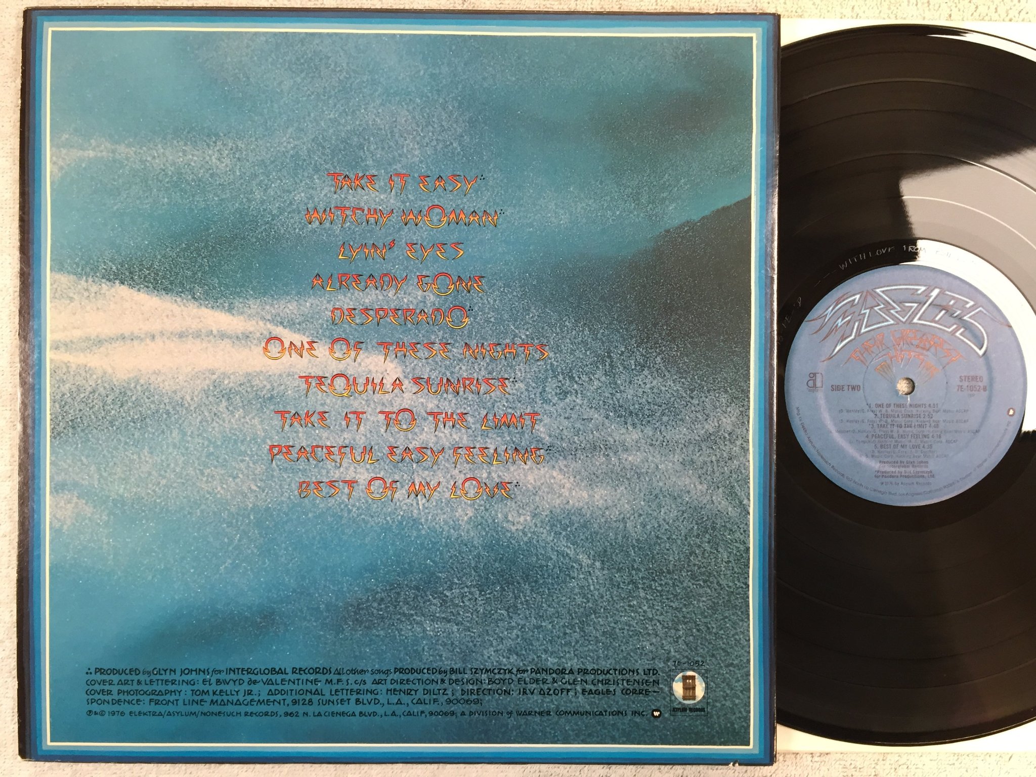 Omslagsbild för skivan EAGLES their greatest hits LP -76 US ELEKTRA 7E-1052