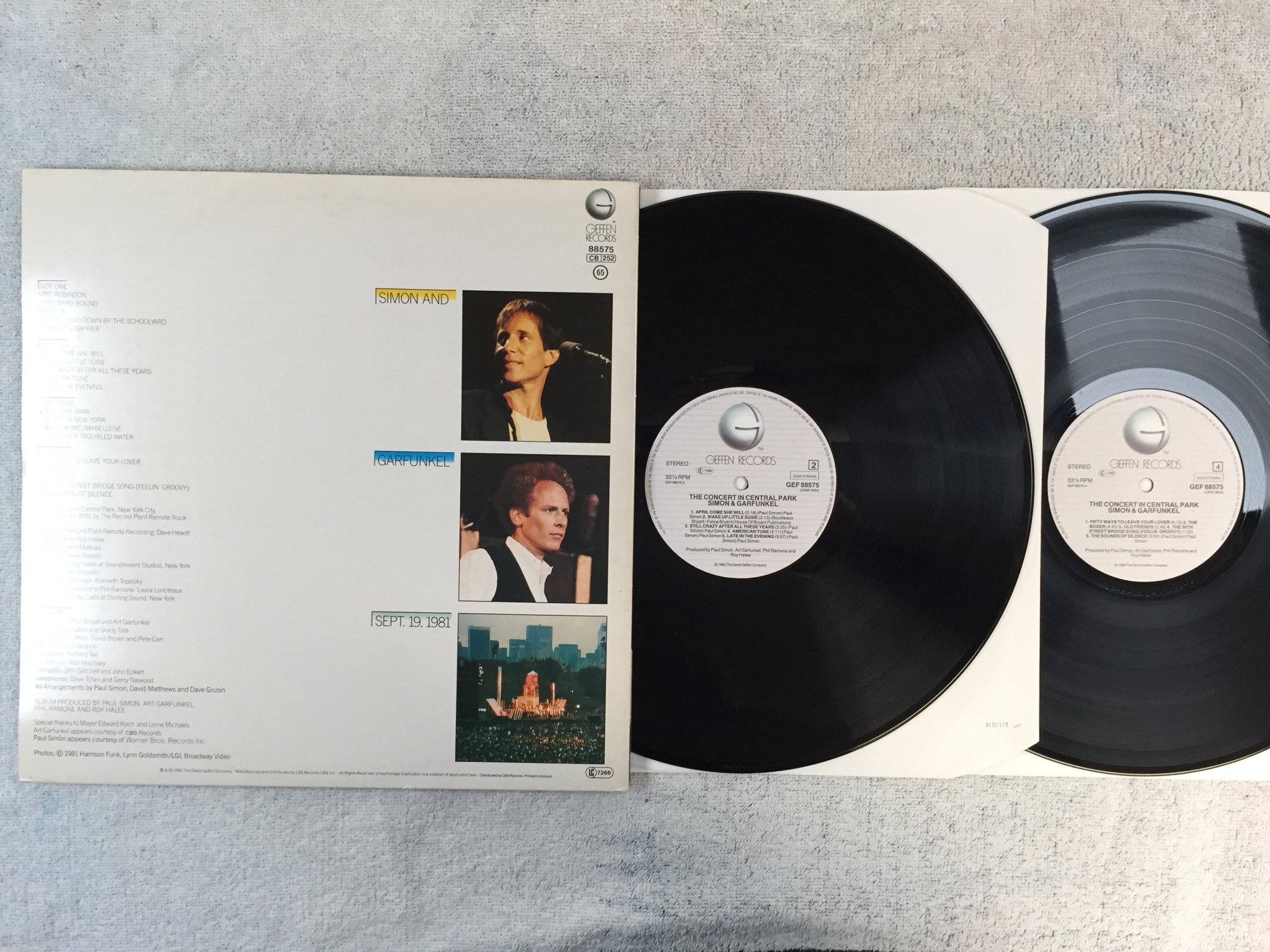 Omslagsbild för skivan SIMON & GARFUNKEL in concert in central park 2xLP -82 Hol GEFFEN GEF 88575