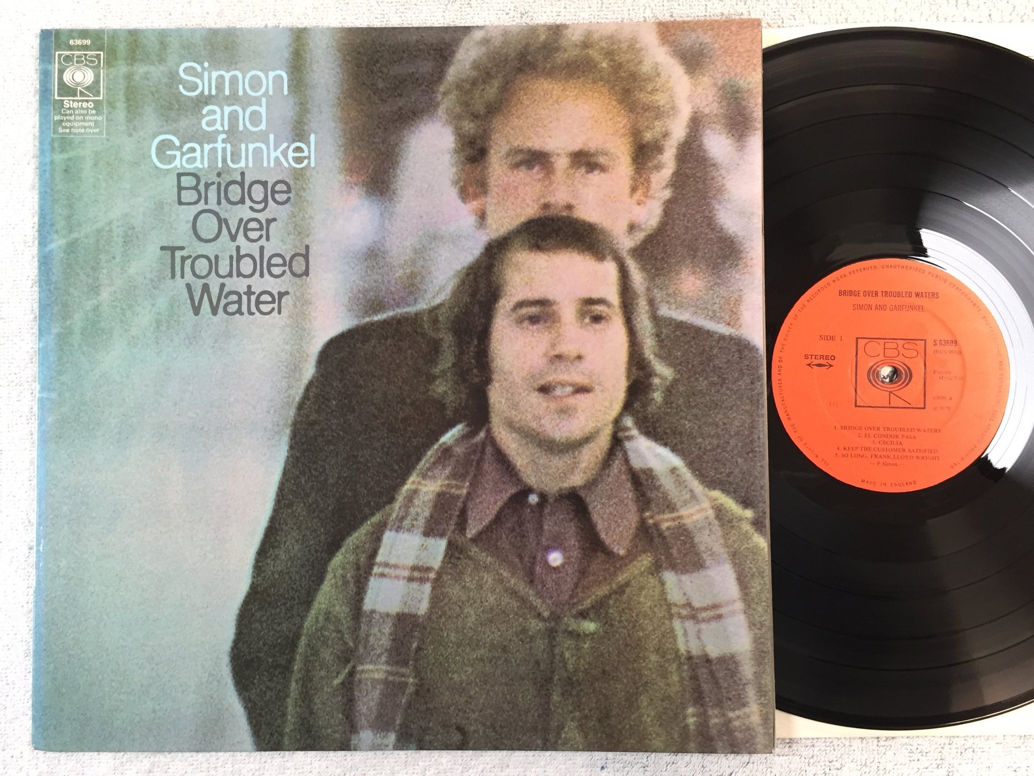 Omslagsbild för skivan SIMON & GARFUNKEL bridge over troubled waters LP -70 UK CBS S 63699