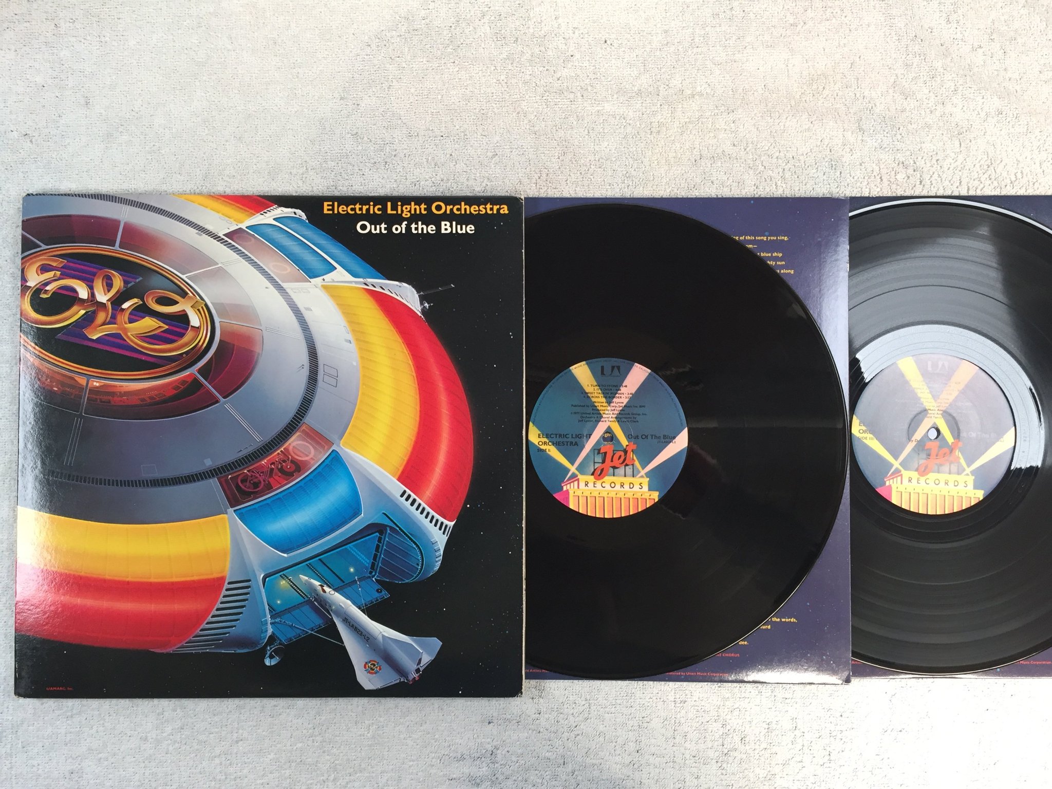 Omslagsbild för skivan ELECTRIC LIGHT ORCHESTRA out of the blue 2xLP -77 US JET RECORDS JT-LA823-L2