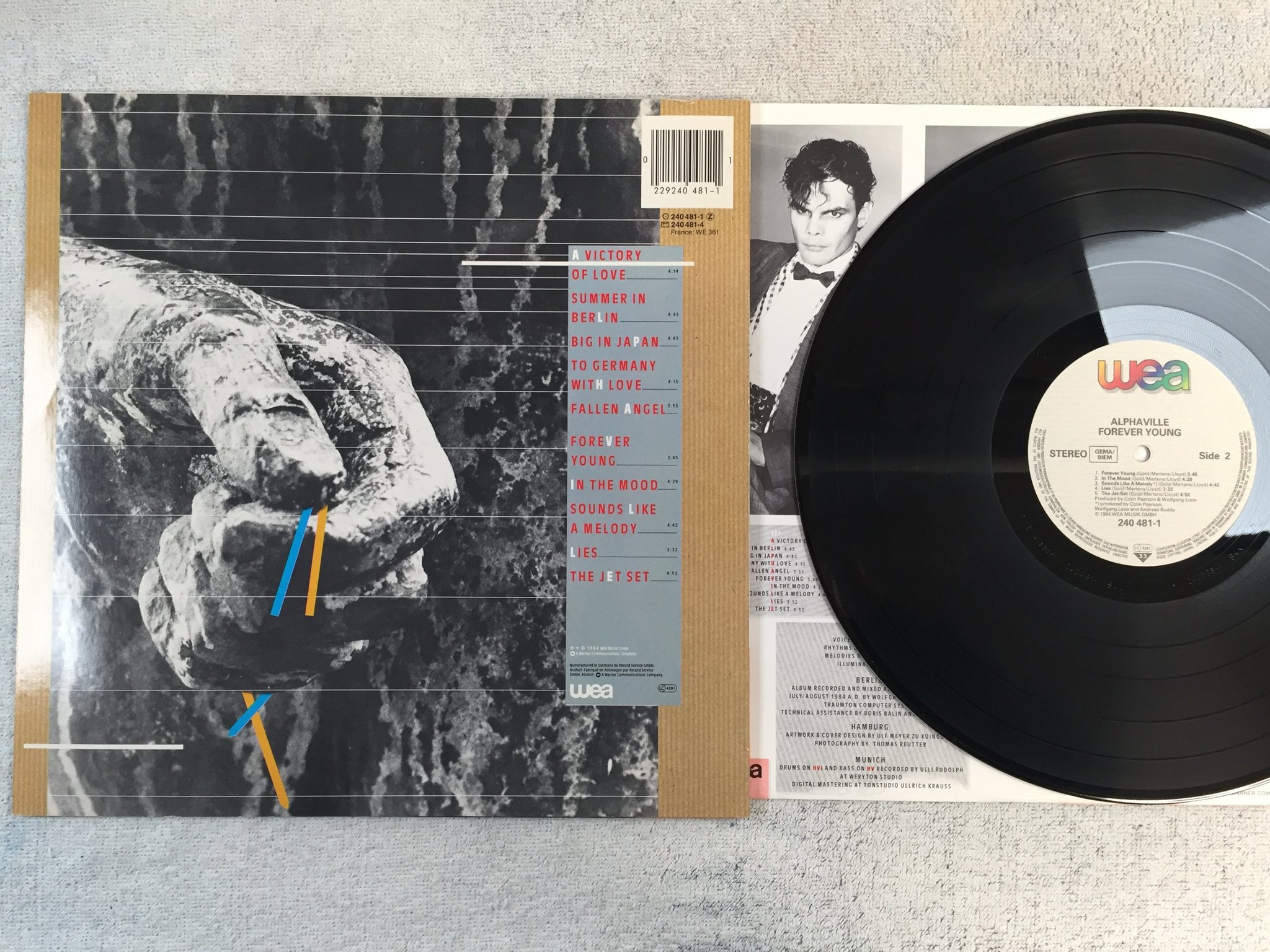 Omslagsbild för skivan ALPHAVILLE forever young LP -84 Ger WEA 240481-1