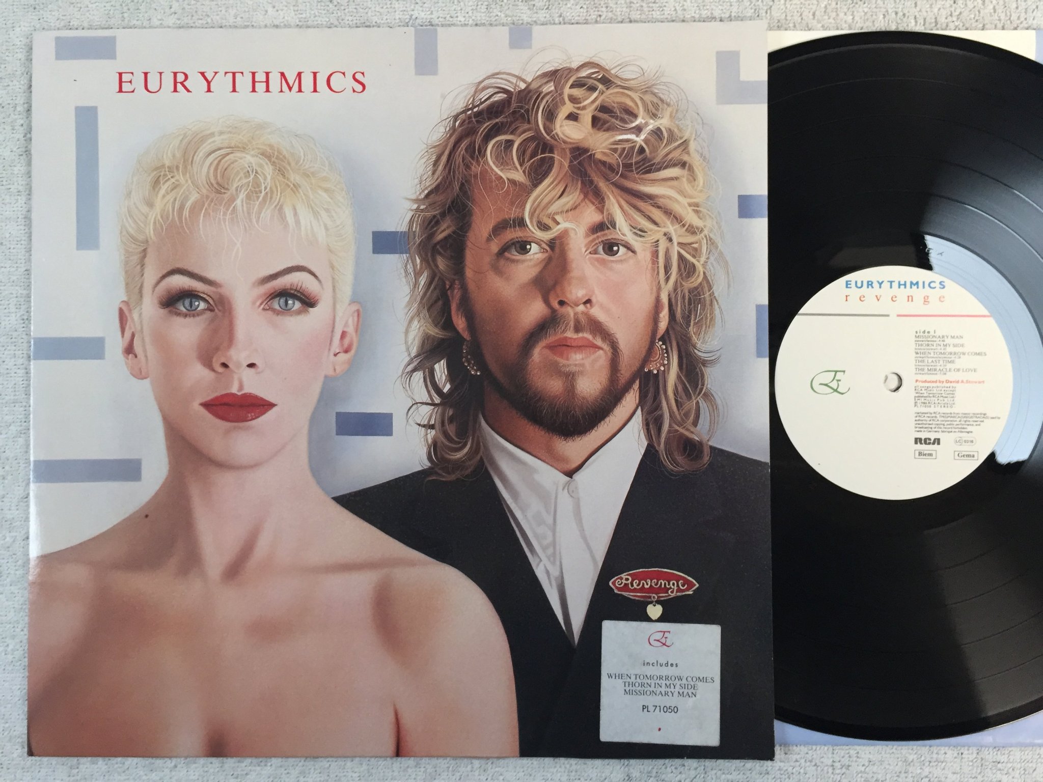 Omslagsbild för skivan EURYTHMICS revenge LP -86 Ger RCA PL 71050 "miracle of love"
