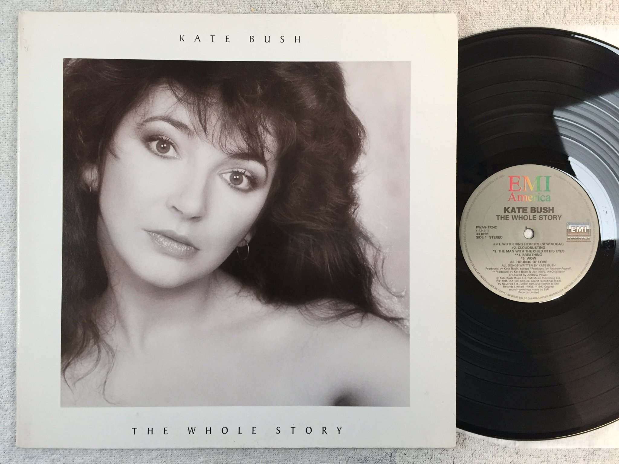 Omslagsbild för skivan KATE BUSH the whole story LP -86 Can EMI America PWAS-517242 "army dreamers"