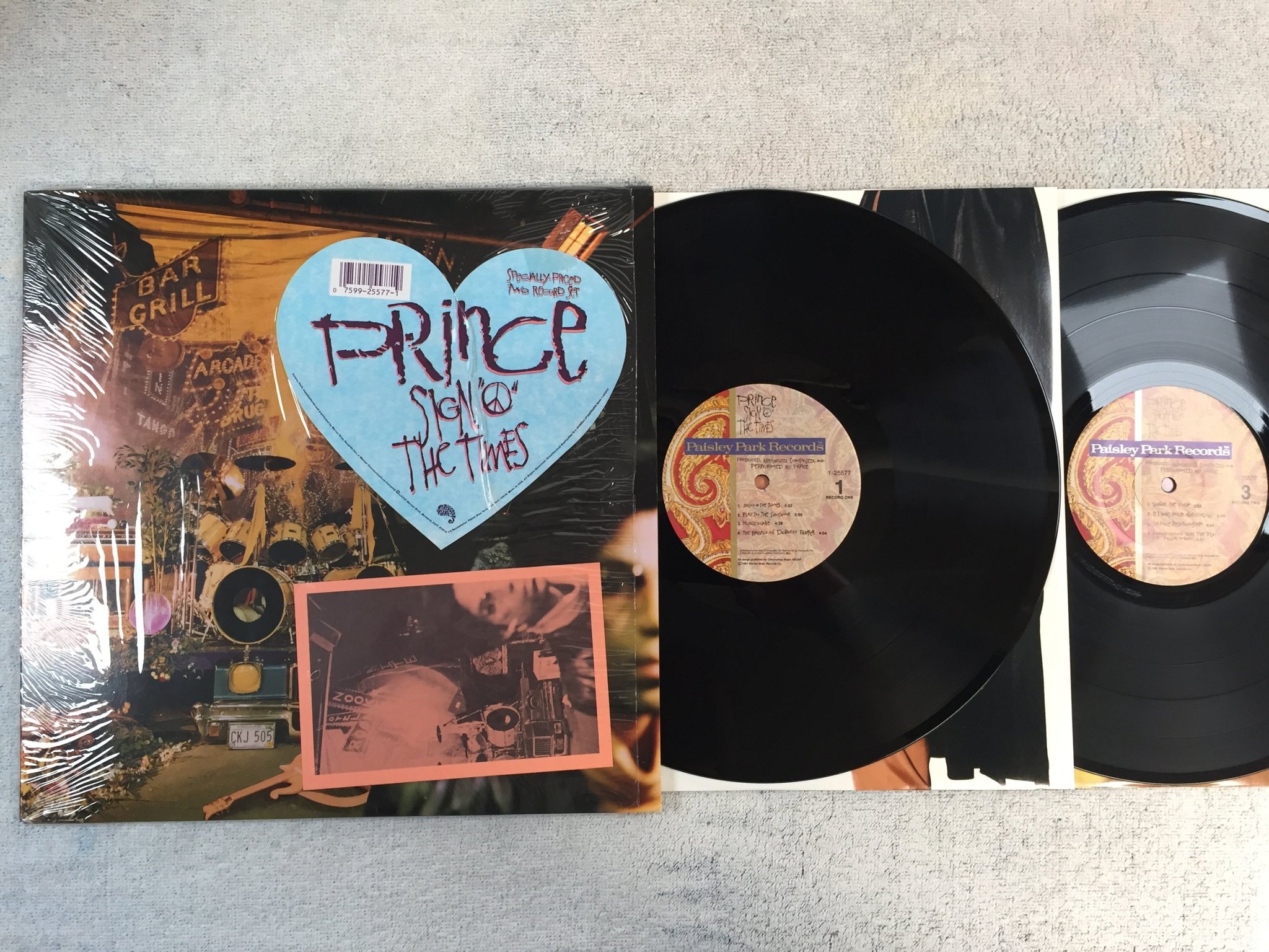 Omslagsbild för skivan PRINCE sign o the times 2xLP -87 US PAISLEY PARK 1-25577