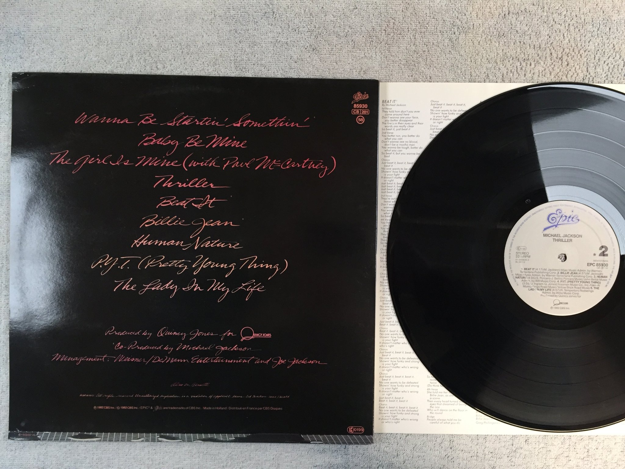 Omslagsbild för skivan MICHAEL JACKSON - thriller LP -82 Hol EPIC EPC 85930