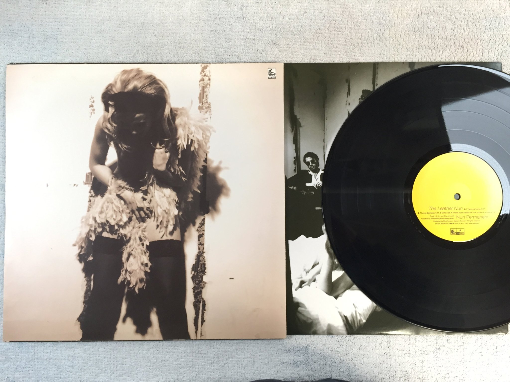 Omslagsbild för skivan THE LEATHER NUN nun permanent LP -91 Swe WIRE WRLP 018