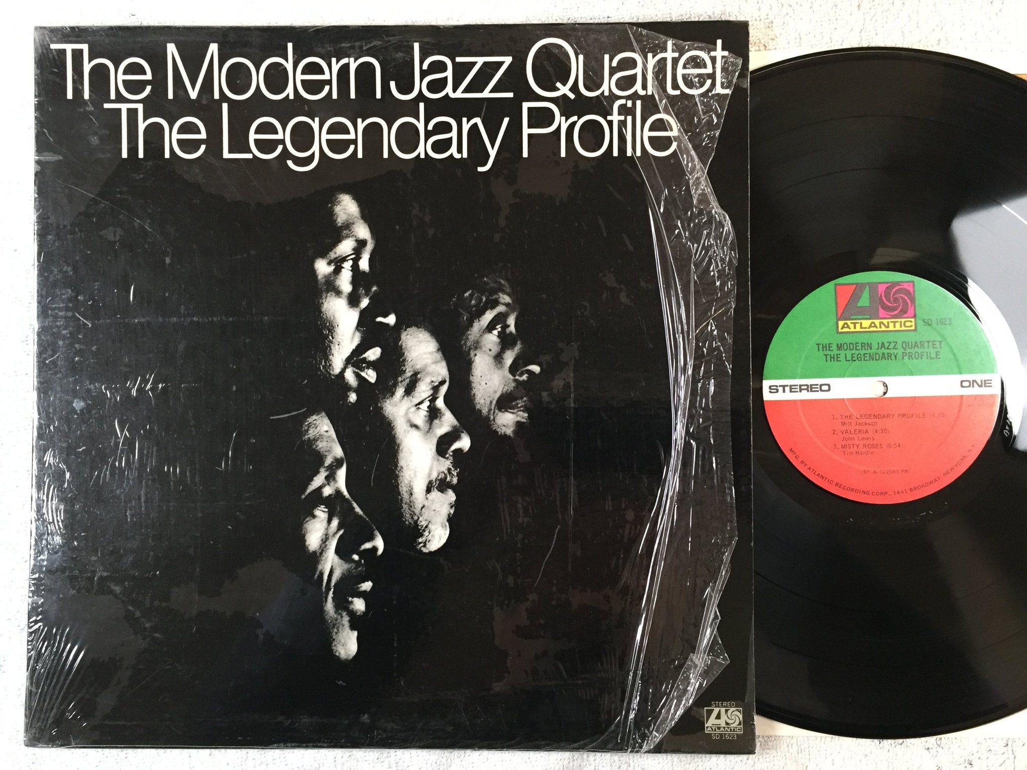 Omslagsbild för skivan THE MODERN JAZZ QUARTET the legendary profile LP US ATLANTIC SD 1623