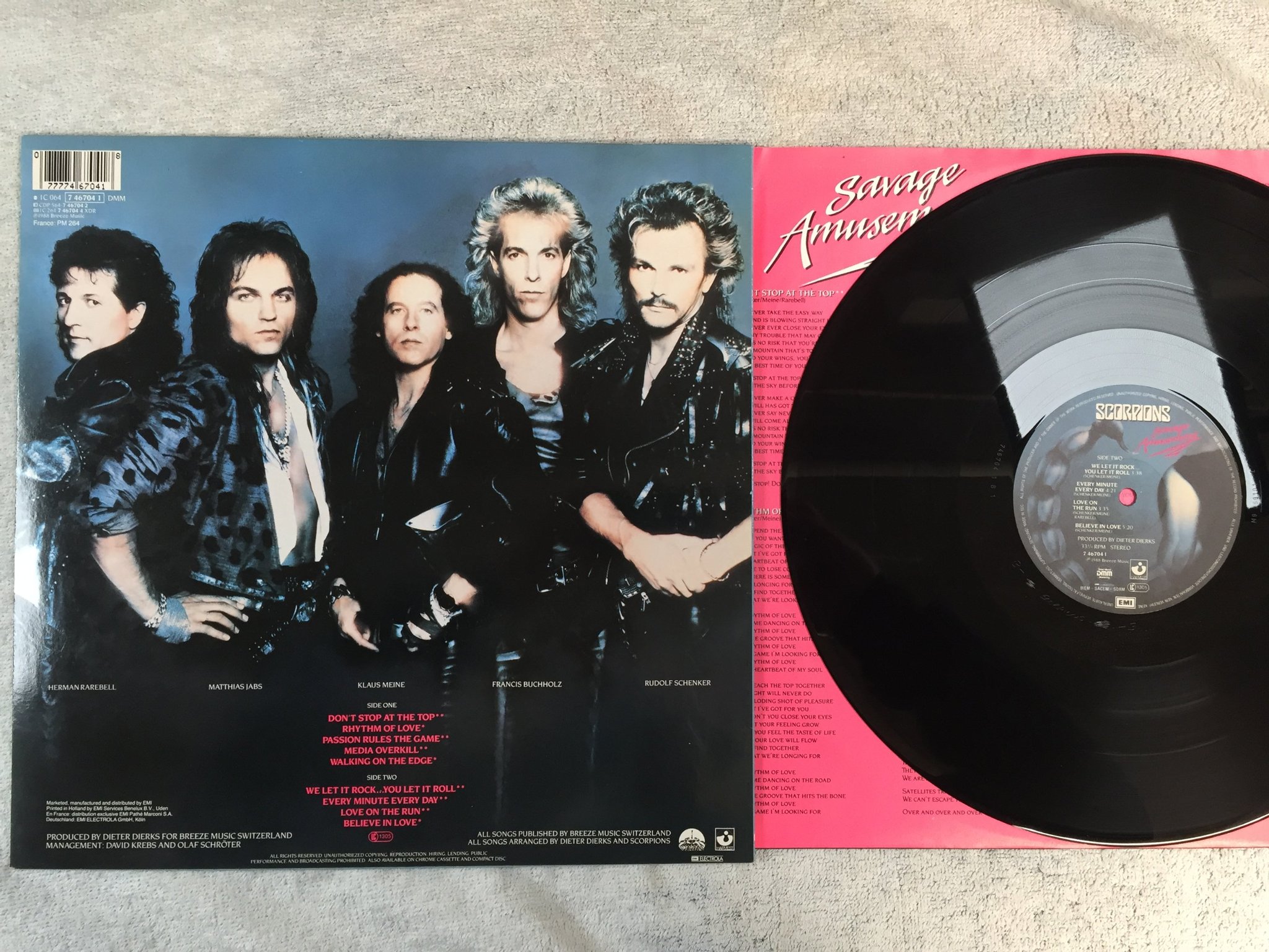 Omslagsbild för skivan SCORPIONS savage amusement LP -88 EMI 746704 1