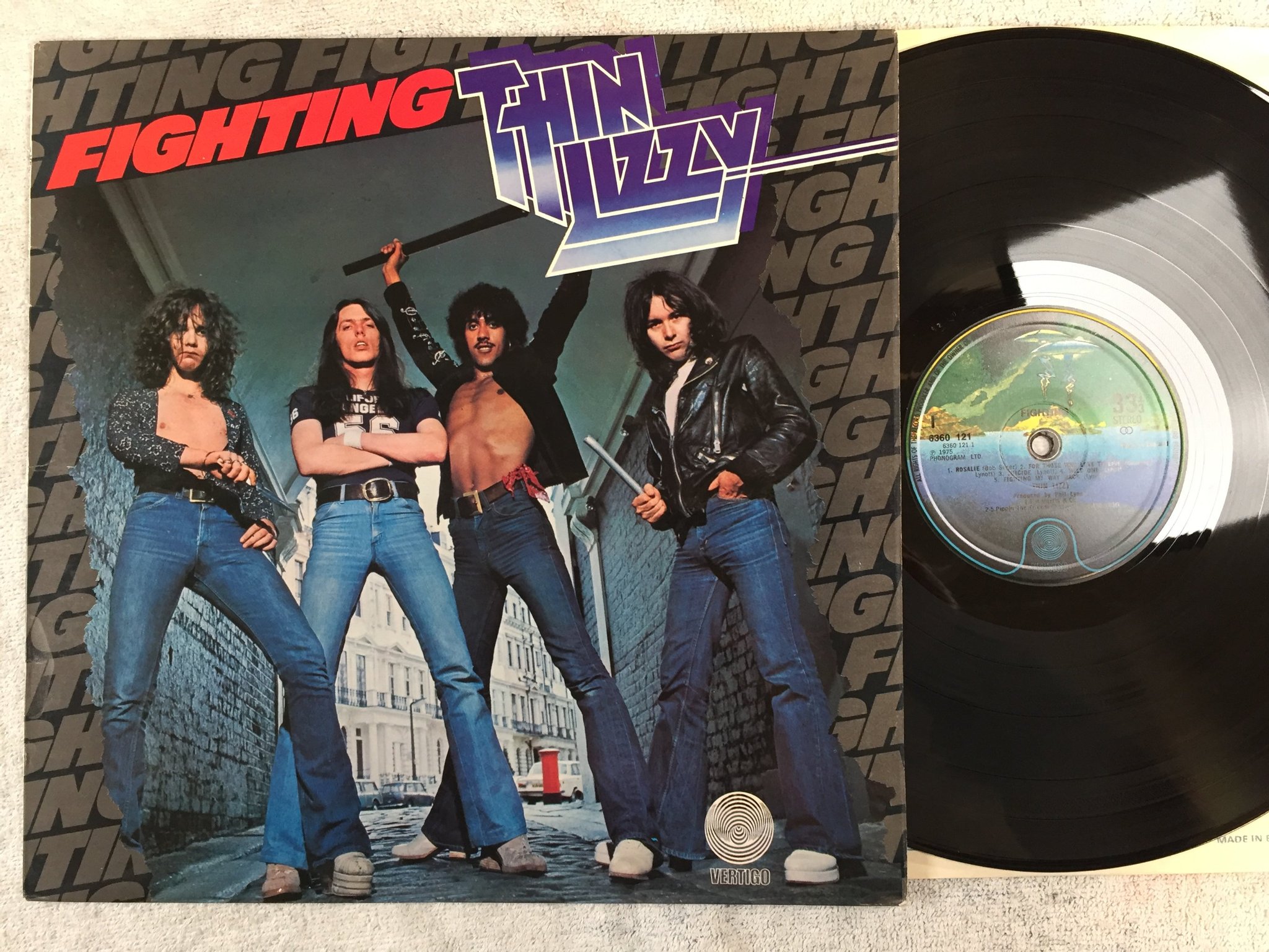 Omslagsbild för skivan THIN LIZZY fighting LP -75 UK VERTIGO 6360 121