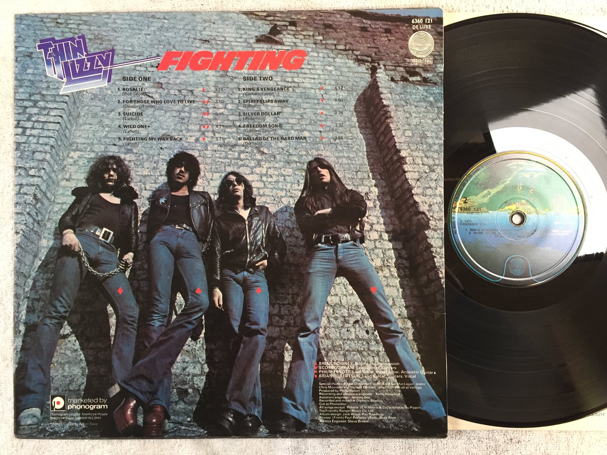 Omslagsbild för skivan THIN LIZZY fighting LP -75 UK VERTIGO 6360 121