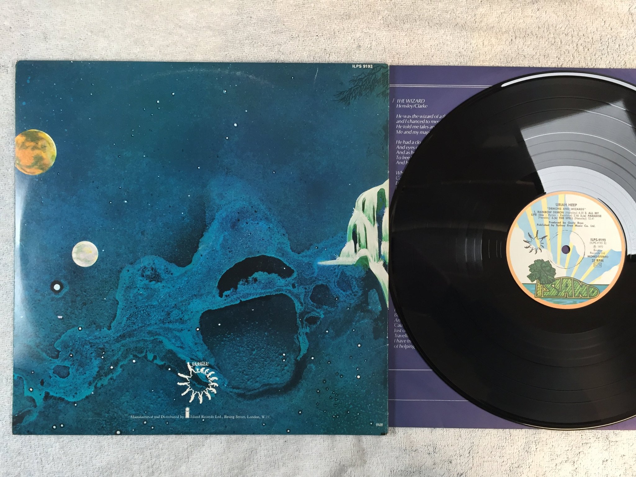 Omslagsbild för skivan URIAH HEEP demons and wizards LP -72 ncb ISLAND ILPS 9193