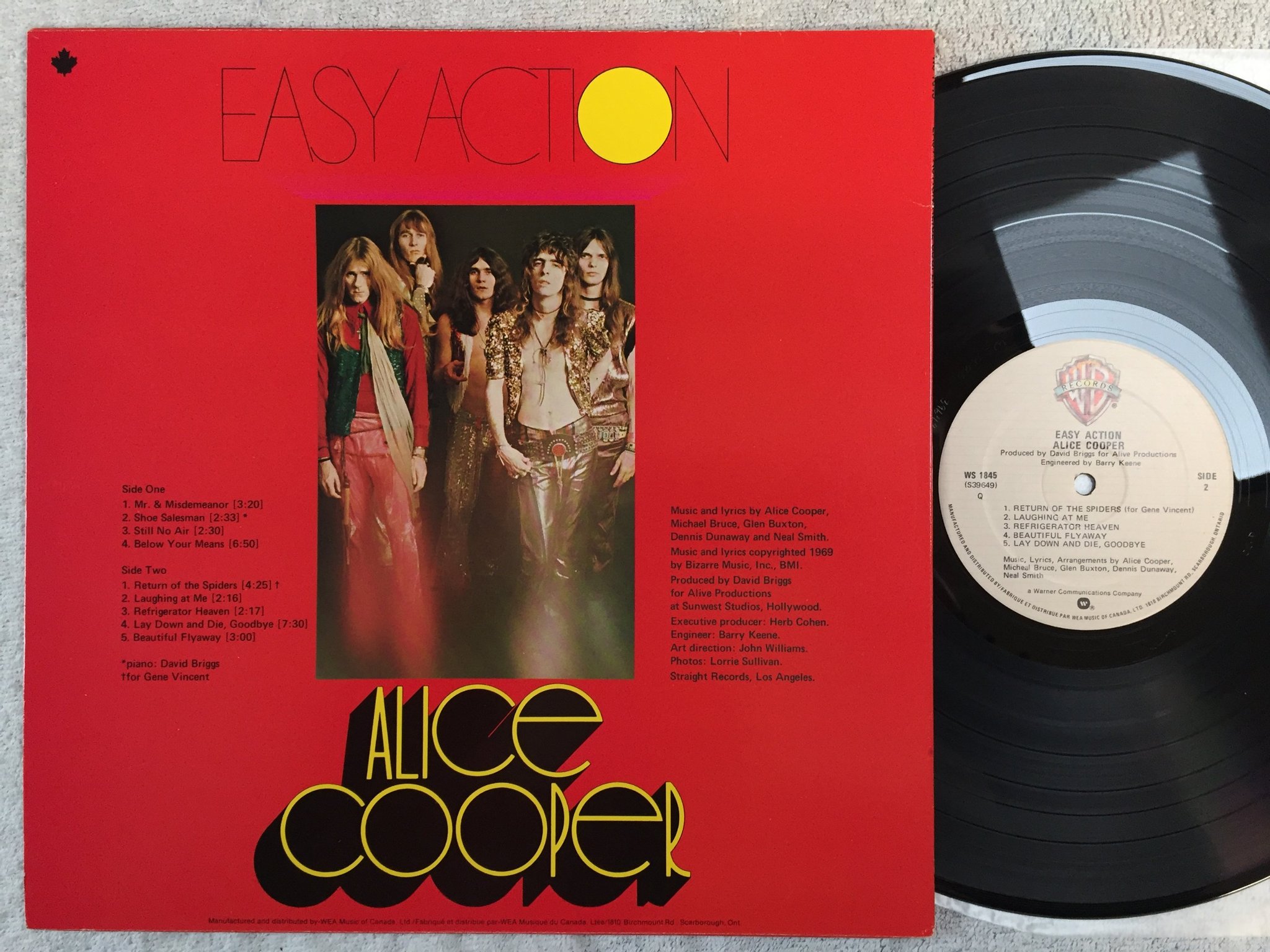 Omslagsbild för skivan ALICE COOPER easy action LP Can WARNER BROS WS 1845