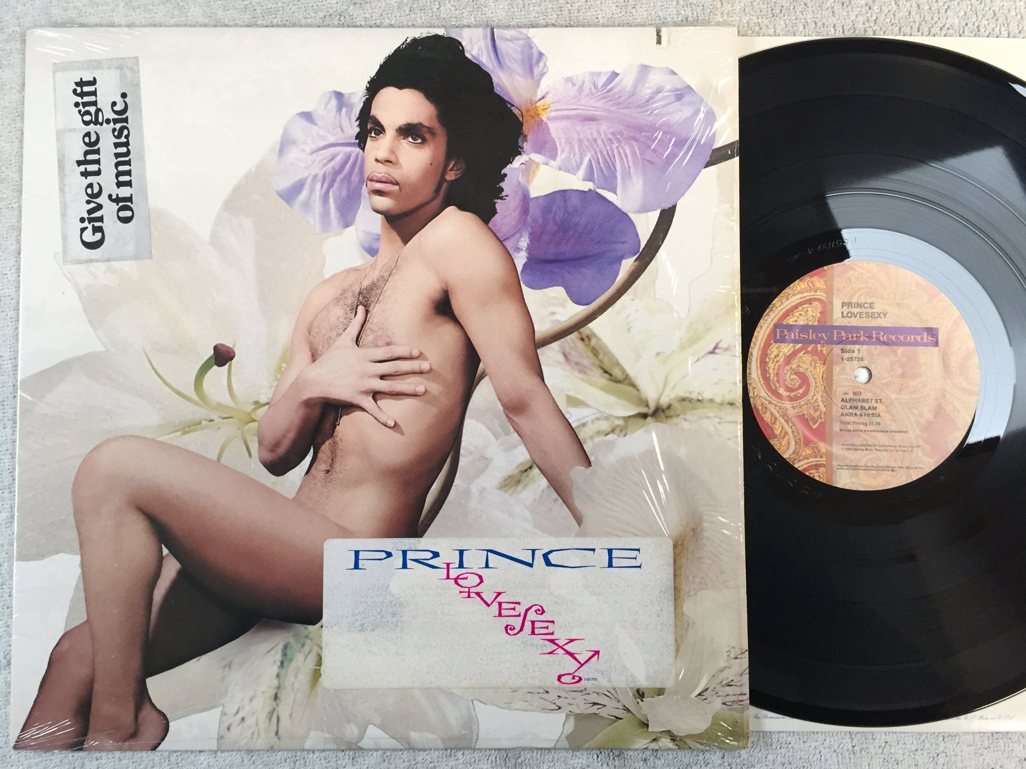 Omslagsbild för skivan PRINCE lovesexy LP -88 US PAISLEY PARK 1-25720 w/ sticker on the original shrink