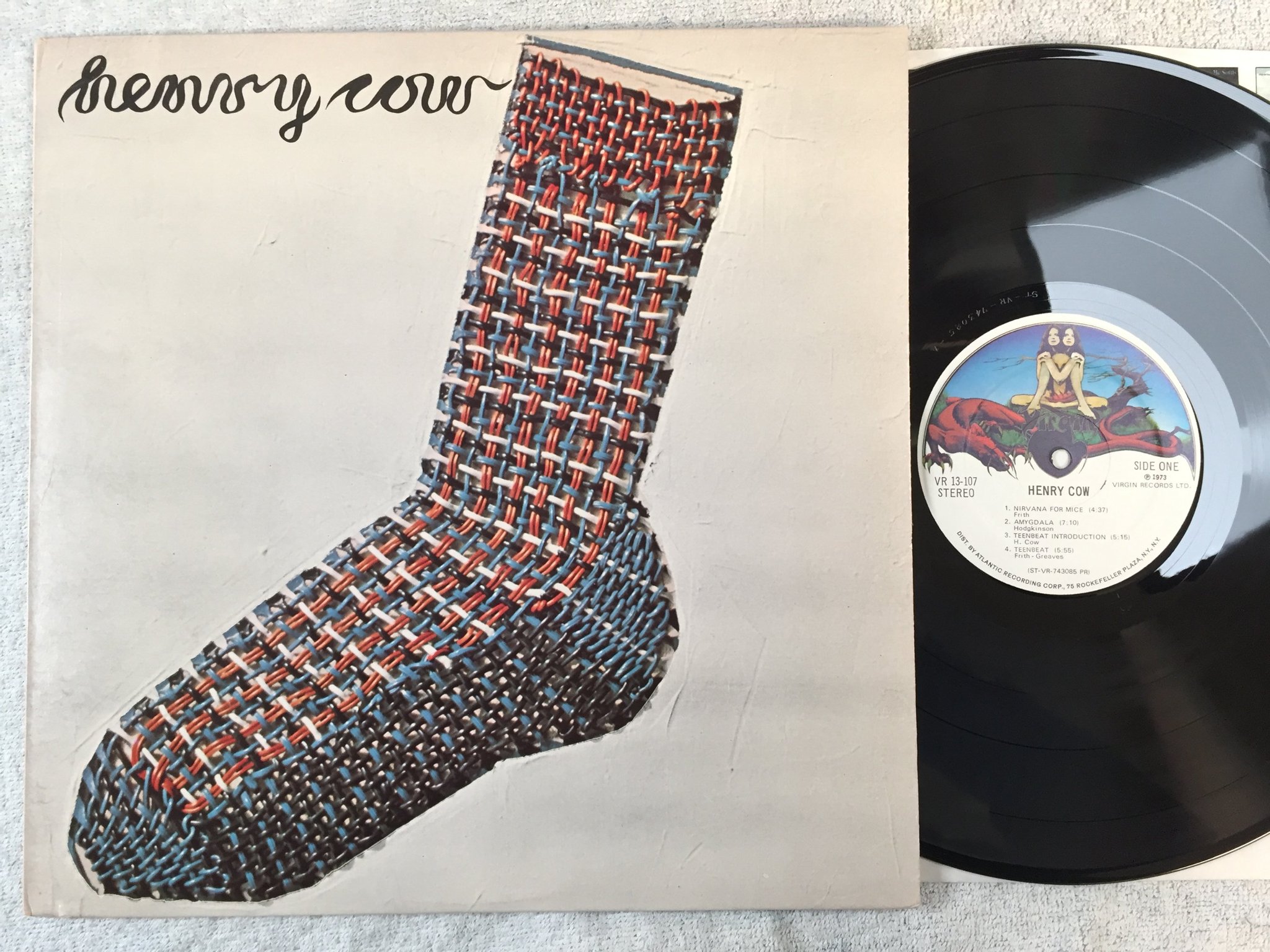 Omslagsbild för skivan HENRY COW s/t LP US VIRGIN VR 13-107