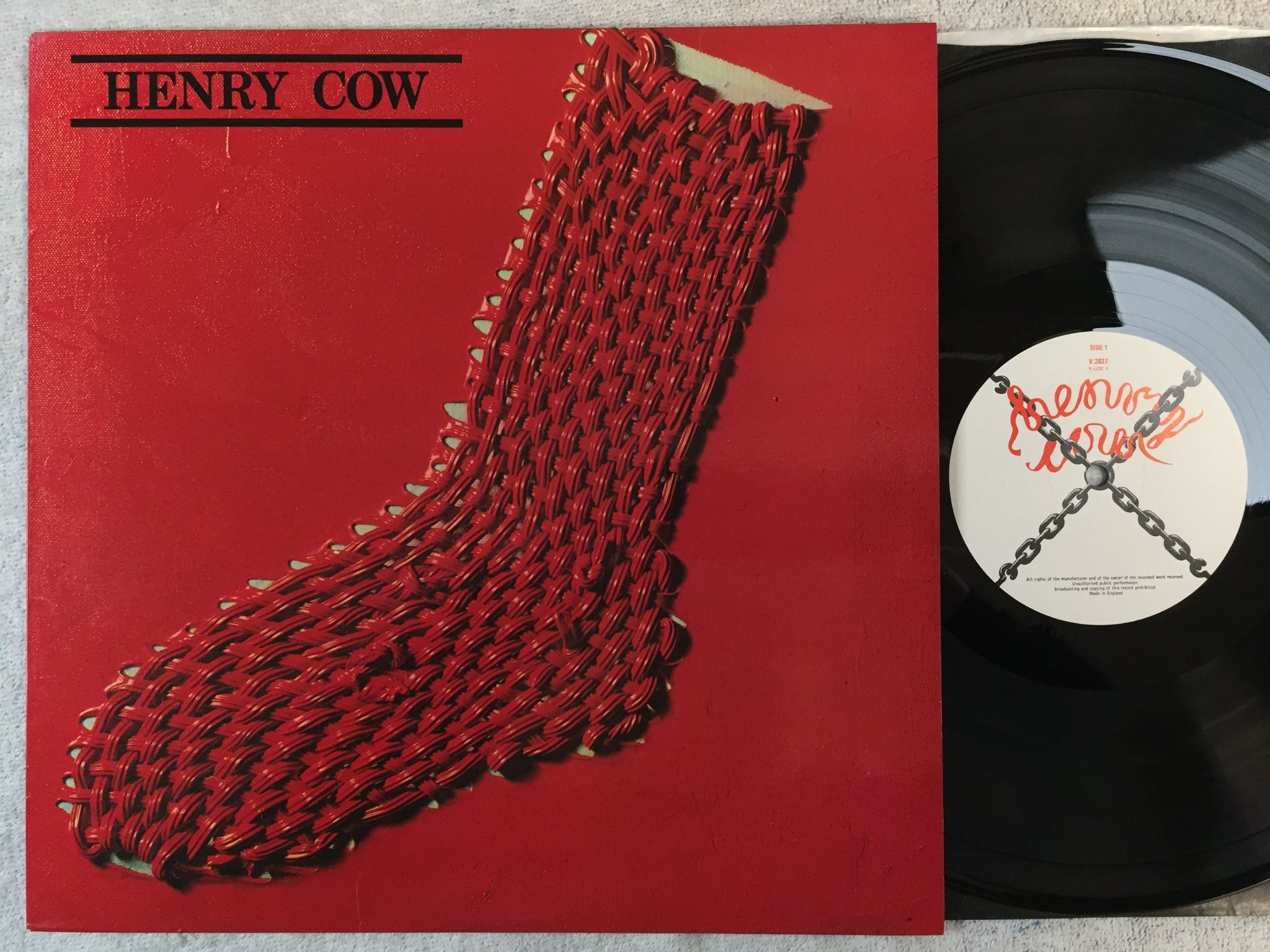 Omslagsbild för skivan HENRY COW in praise of learning LP -75 UK VIRGIN V 2027
