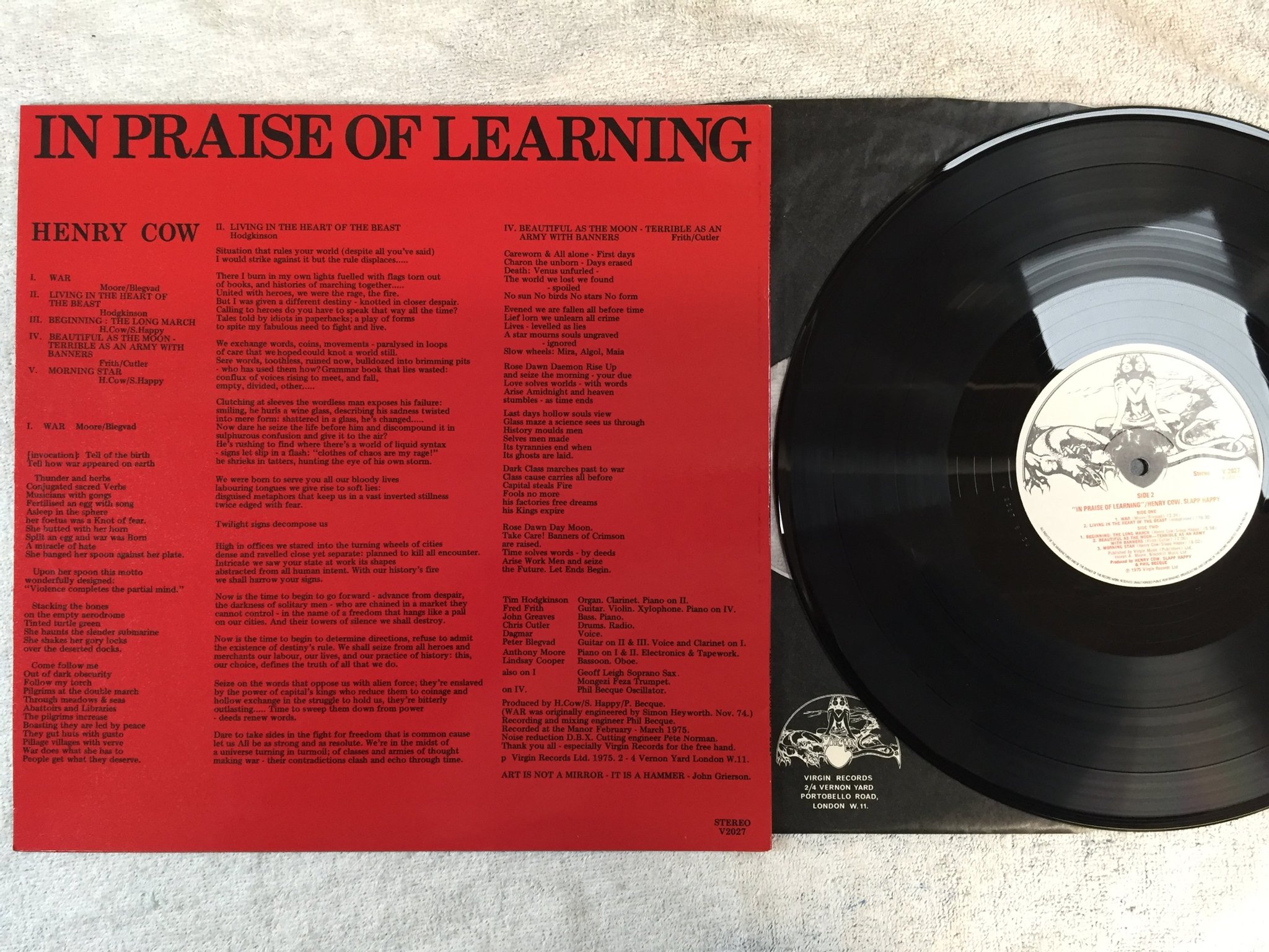 Omslagsbild för skivan HENRY COW in praise of learning LP -75 UK VIRGIN V 2027