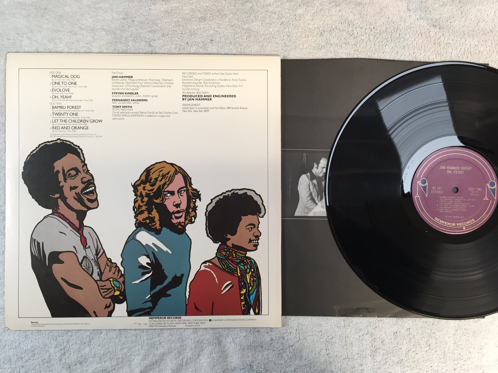 Omslagsbild för skivan JAN HAMMER GROUP oh, yeah? LP -76 US NEMPEROR NE 437