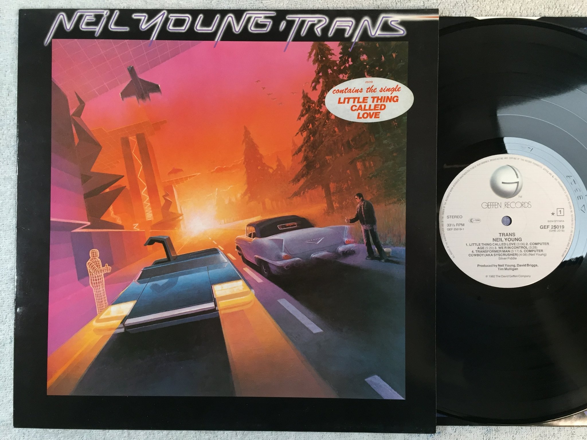 Omslagsbild för skivan NEIL YOUNG trans LP -82 Hol GEFFEN GEF 25019