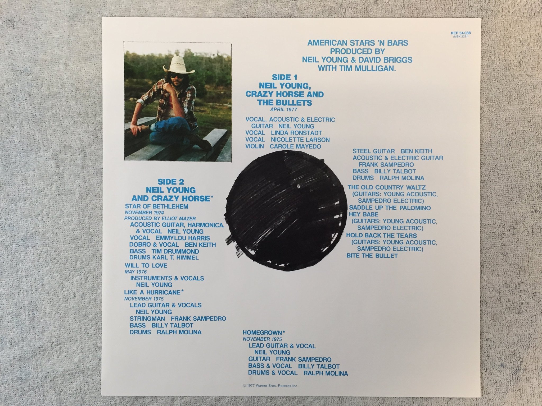 Omslagsbild för skivan NEIL YOUNG & CRAZY HORSE american stars n bars LP Ger REPRISE REP 54088