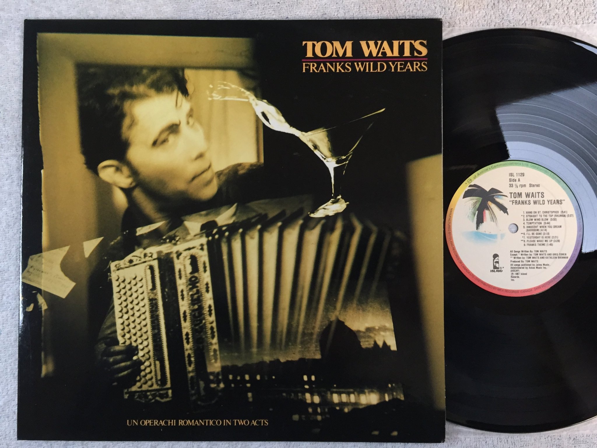 Omslagsbild för skivan TOM WAITS Franks wild years LP -87 Can ISLAND ISL 1129