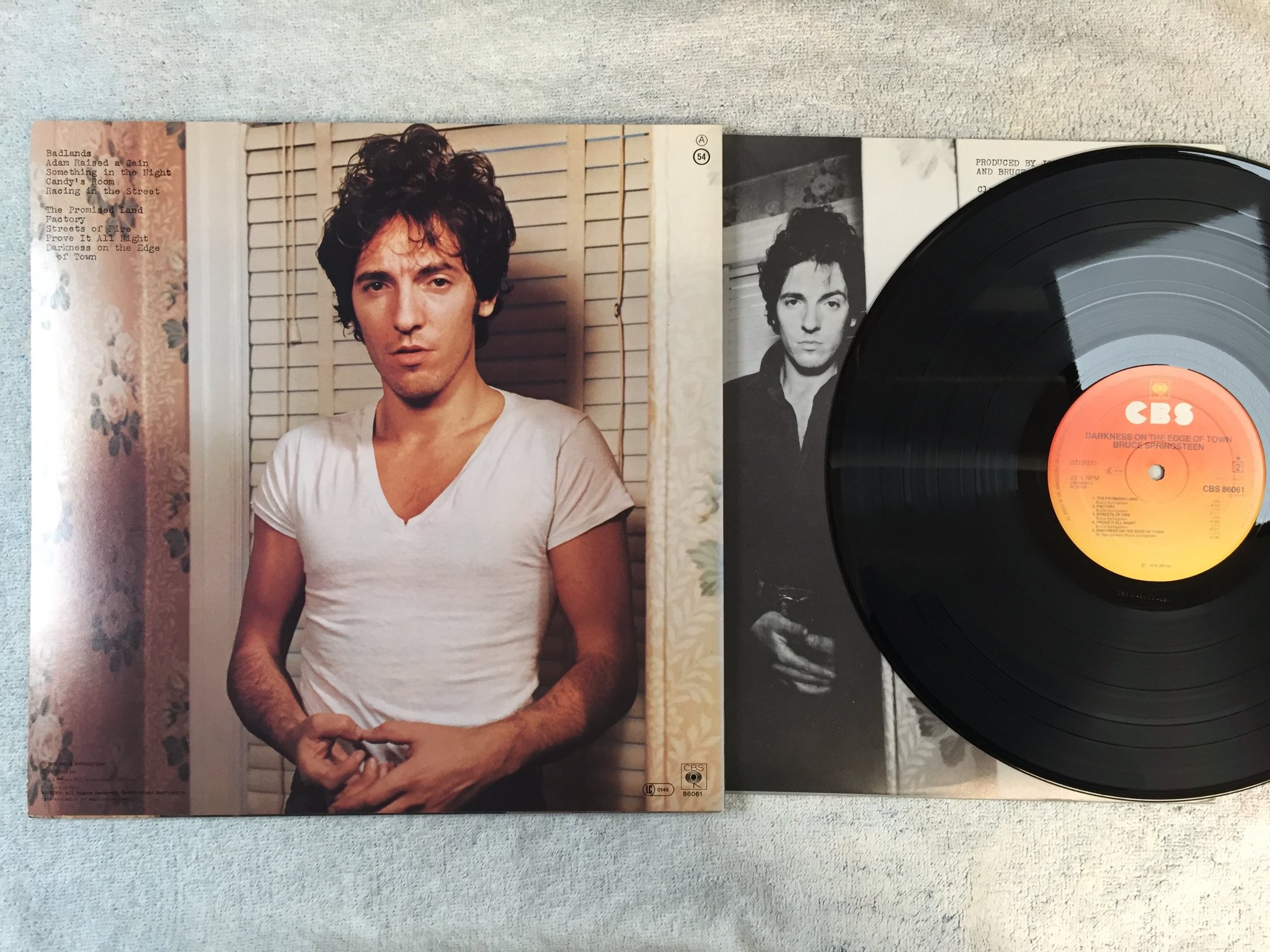 Omslagsbild för skivan BRUCE SPRINGSTEEN darkness on the edge of town LP Hol CBS S 86061