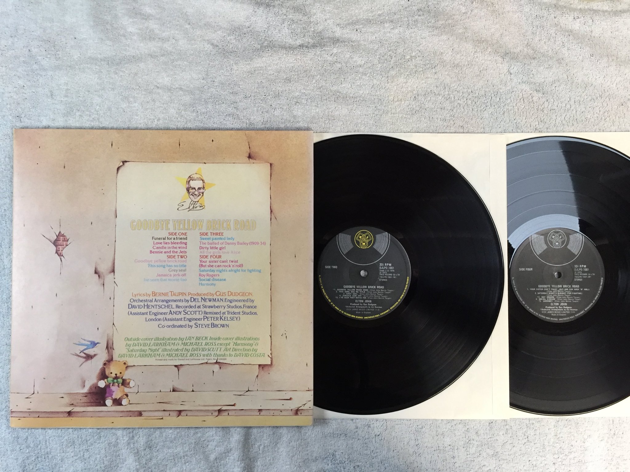 Omslagsbild för skivan ELTON JOHN goodbye yellow brick road 2xLP UK DJM DJLPD 1001