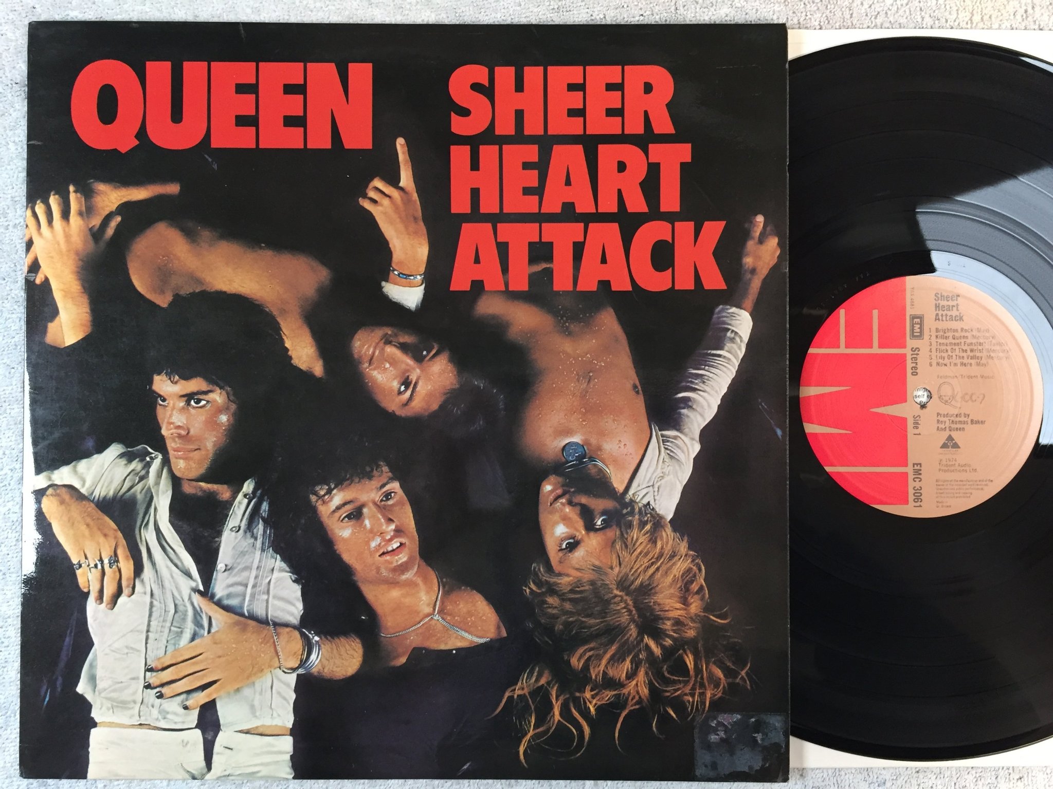 Omslagsbild för skivan QUEEN sheer heart attack LP -74 UK EMI EMC 3061