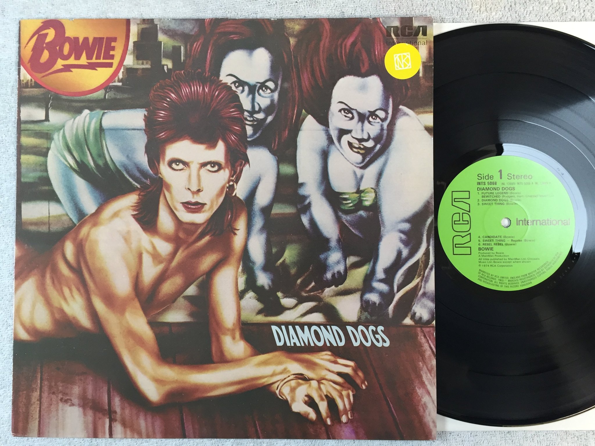 Omslagsbild för skivan DAVID BOWIE diamond dogs LP UK rca international INTS 5068