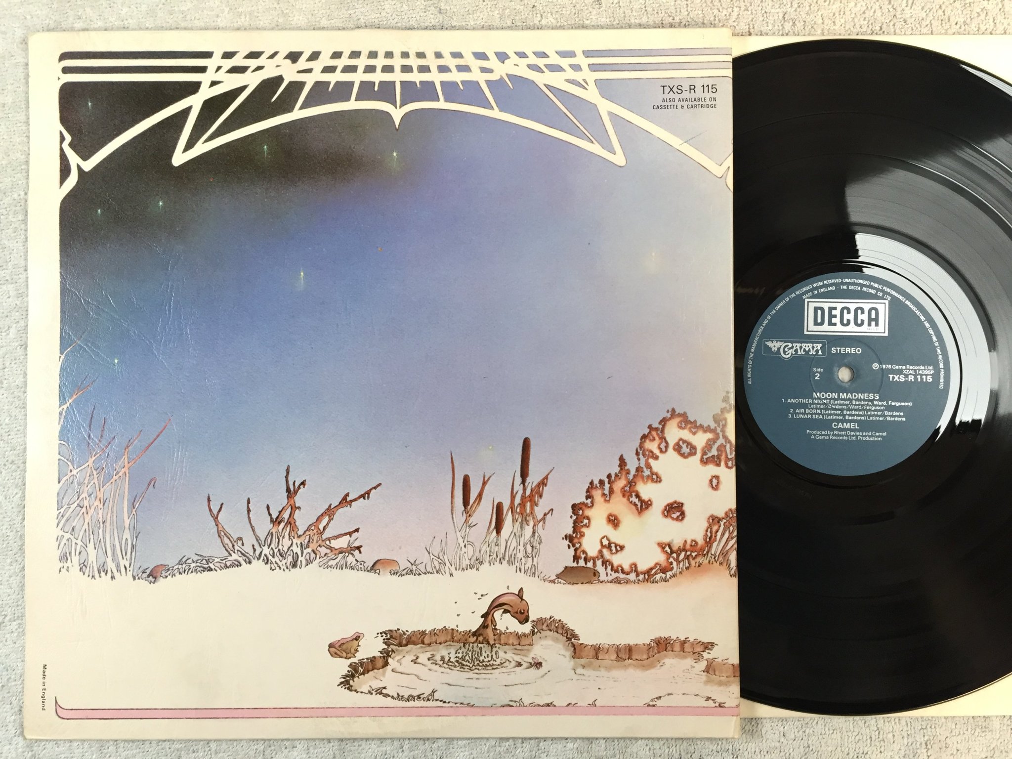 Omslagsbild för skivan CAMEL moon madness LP -76 UK DECCA TXS-R 115