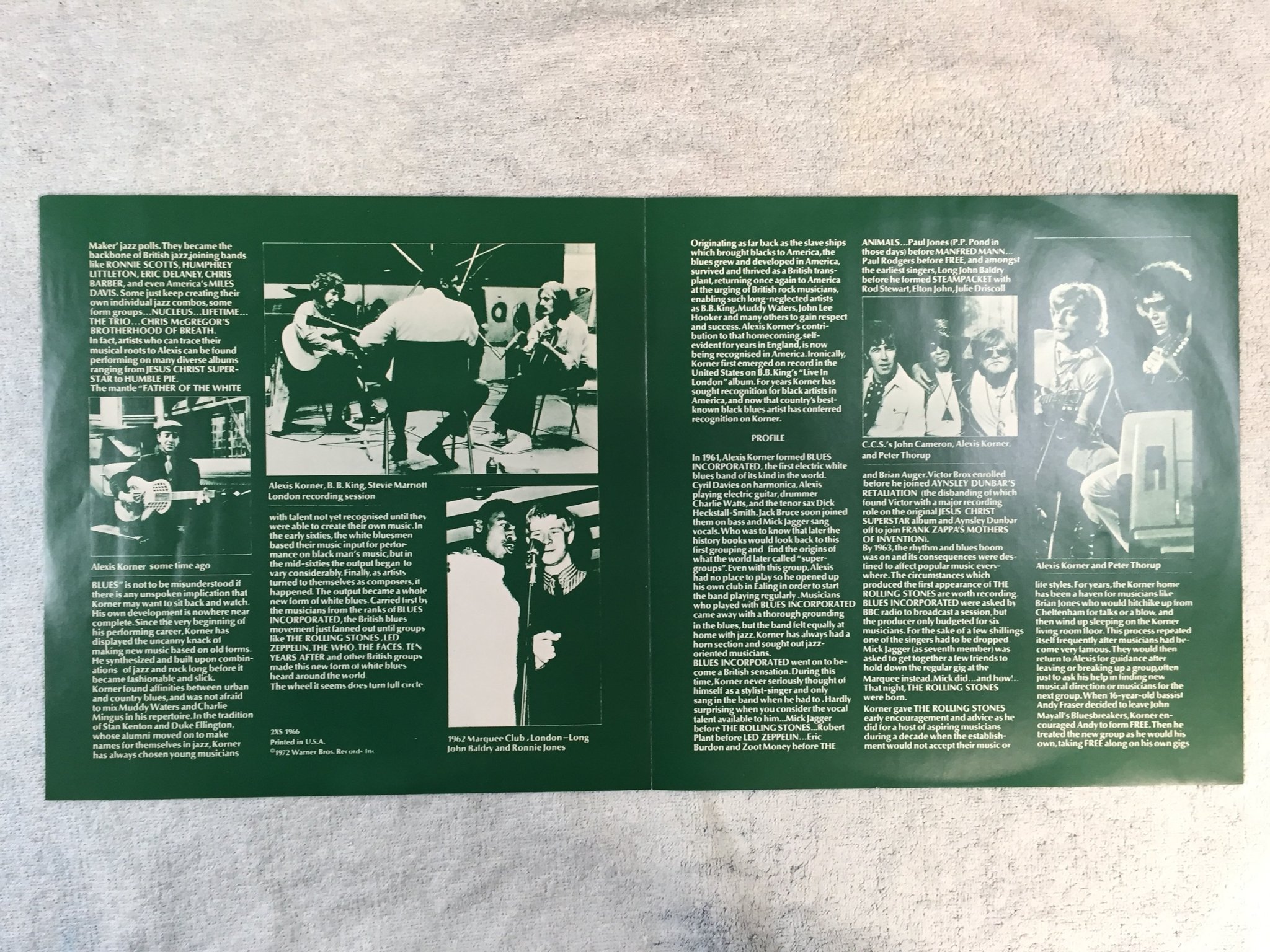 Omslagsbild för skivan ALEXIS KORNER bootleg him! 2xLP -72 US WARNER BROS 2XS 1966?