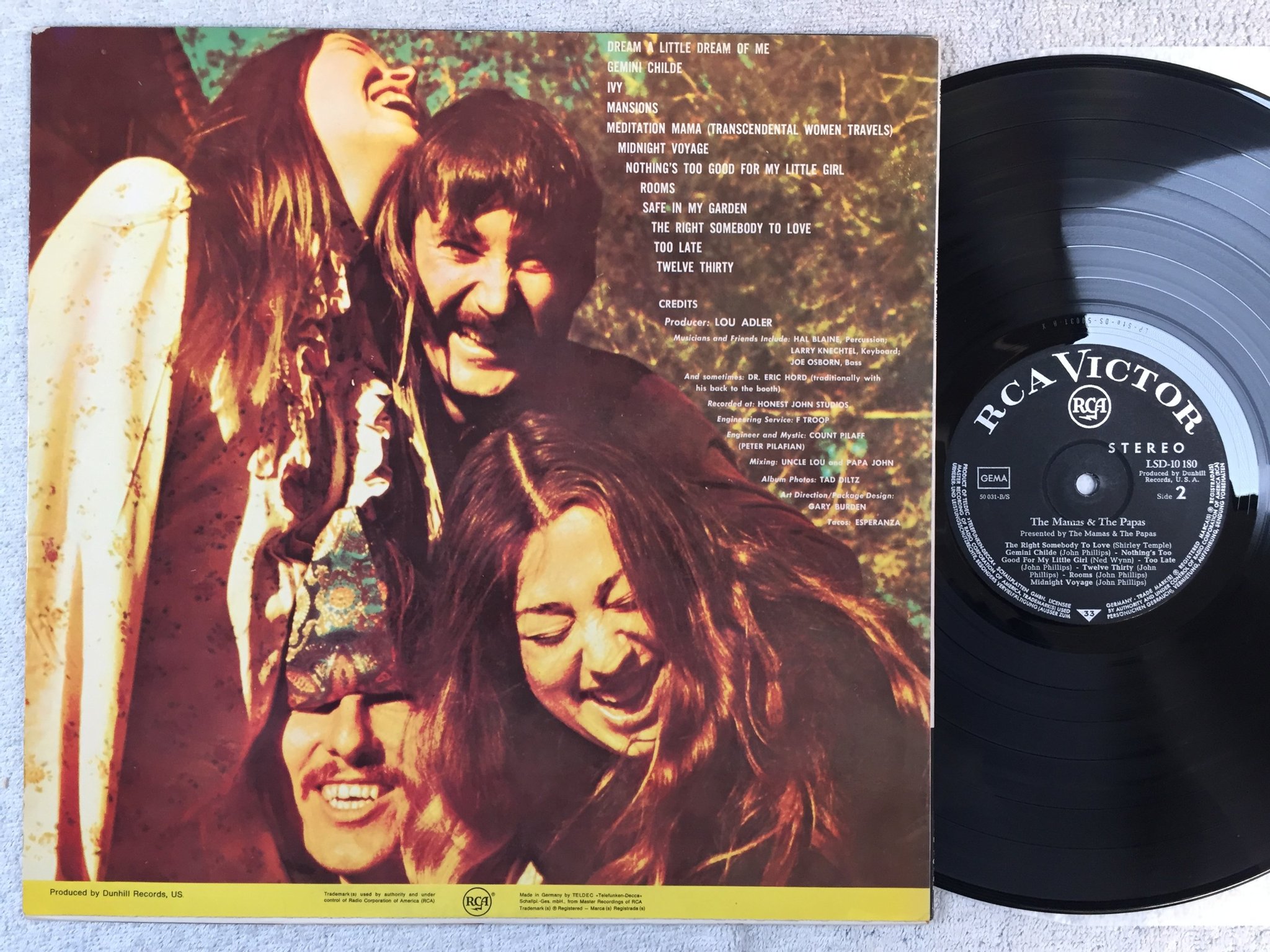 Omslagsbild för skivan THE MAMAS & THE PAPAS s/t LP -68 Ger RCA Victor LSD-10180